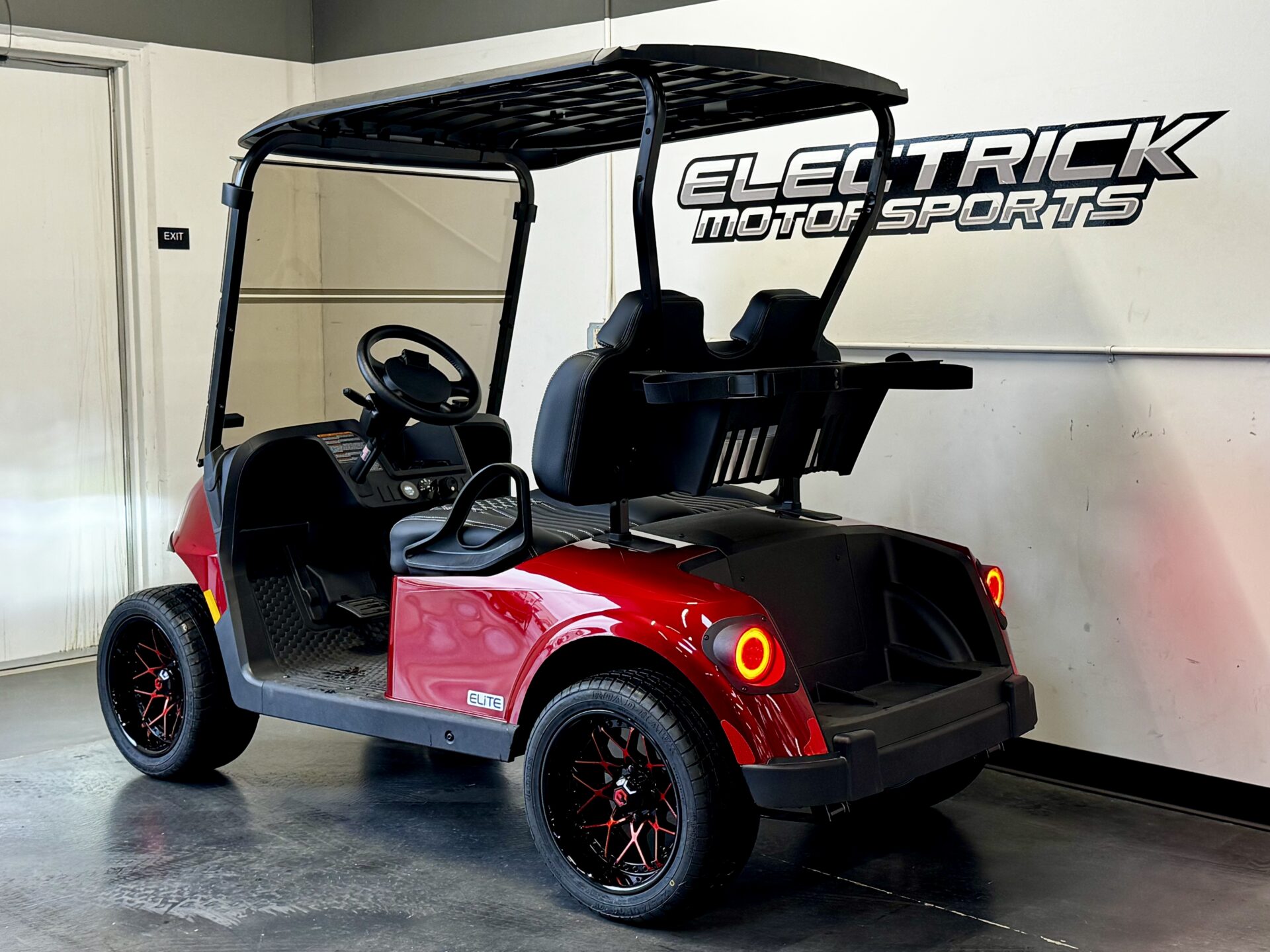 2026 E-Z-GO RXV 2 Freedom Elite Lithium — photo 3
