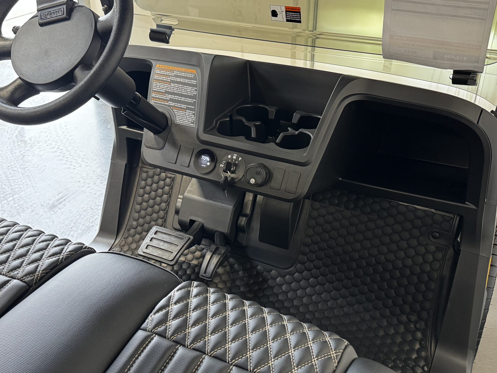 2026 E-Z-GO RXV 2 Freedom Elite Lithium — photo 8