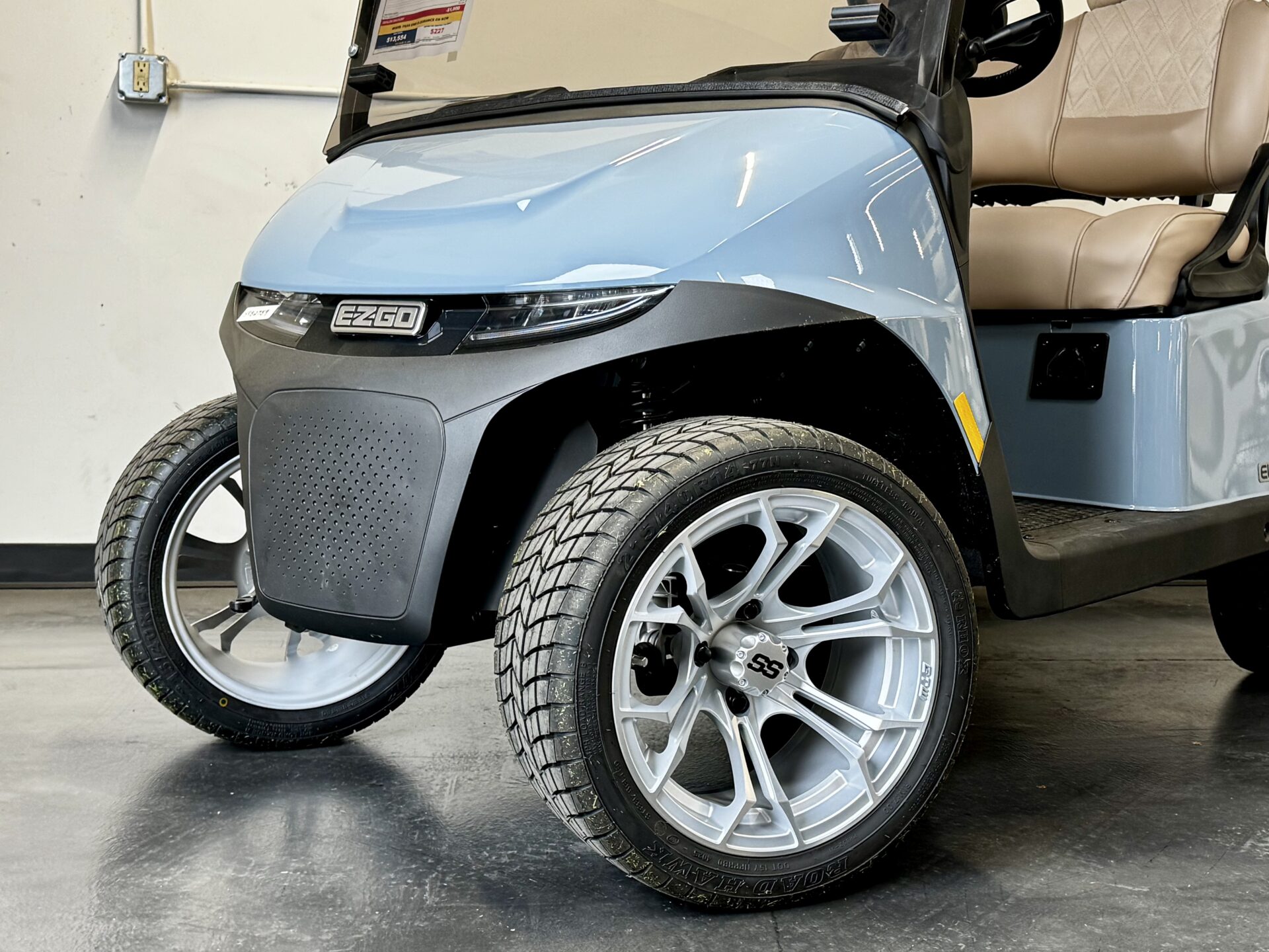 2026 E-Z-GO RXV 2 Freedom Elite Lithium — photo 7