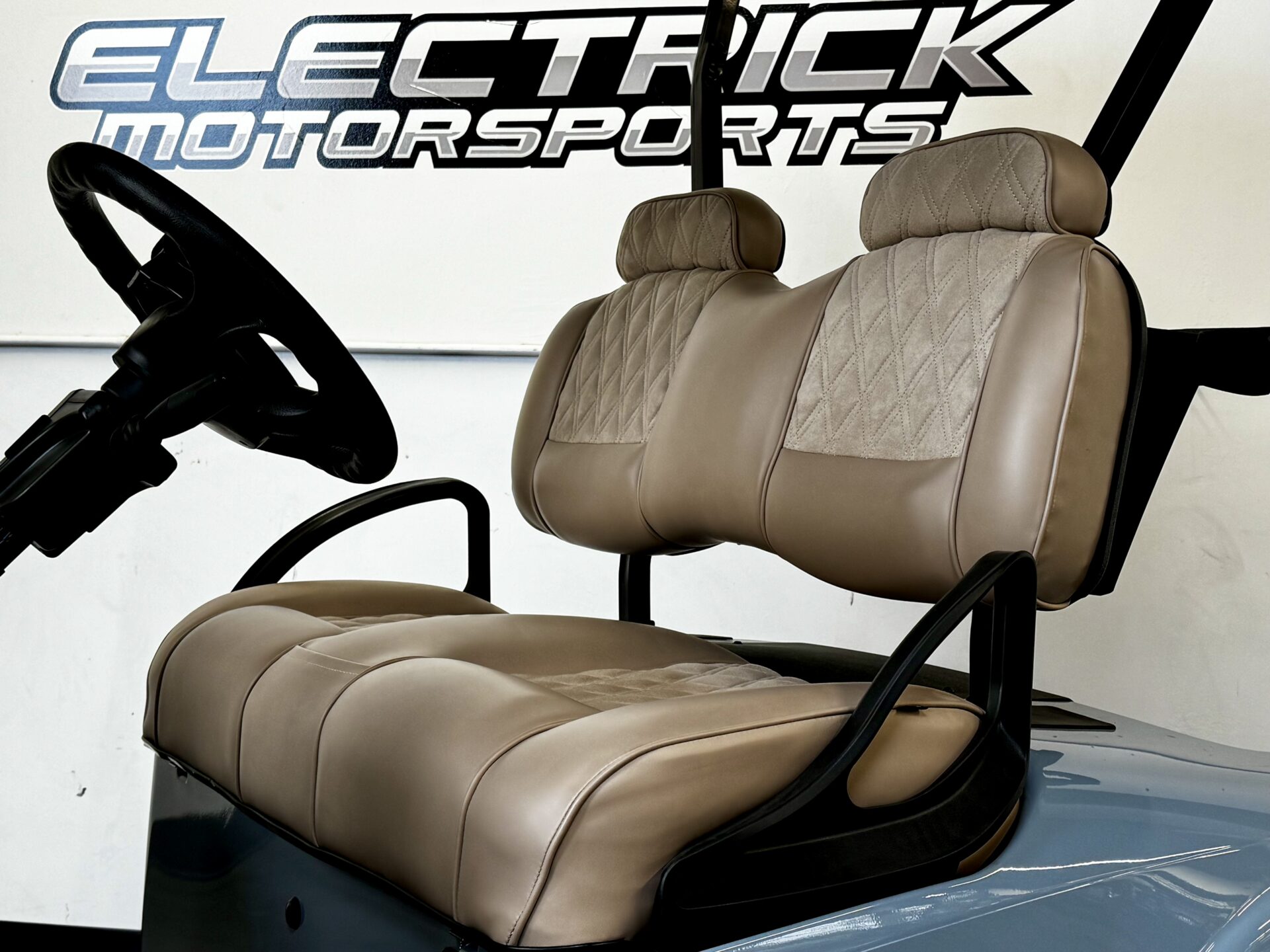 2026 E-Z-GO RXV 2 Freedom Elite Lithium — photo 5