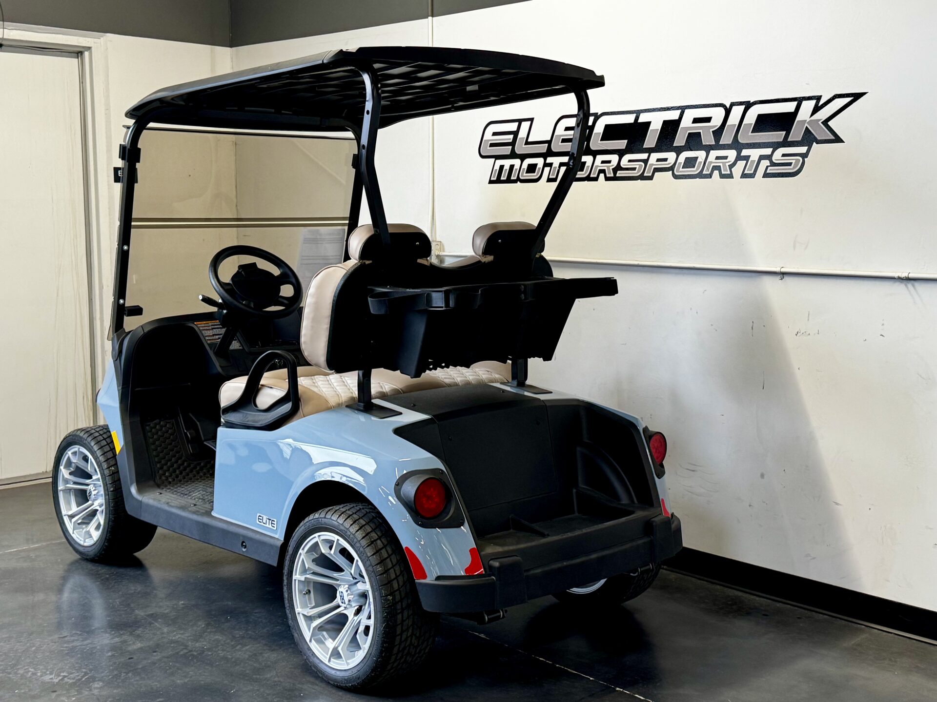 2026 E-Z-GO RXV 2 Freedom Elite Lithium — photo 3