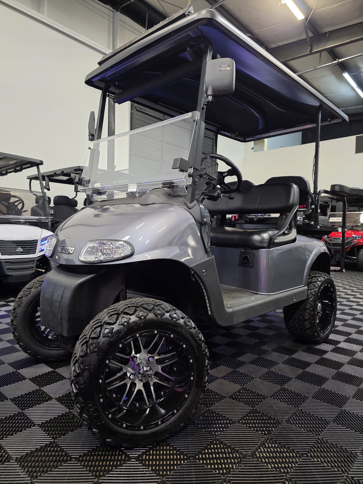 2018 E-Z-GO RXV