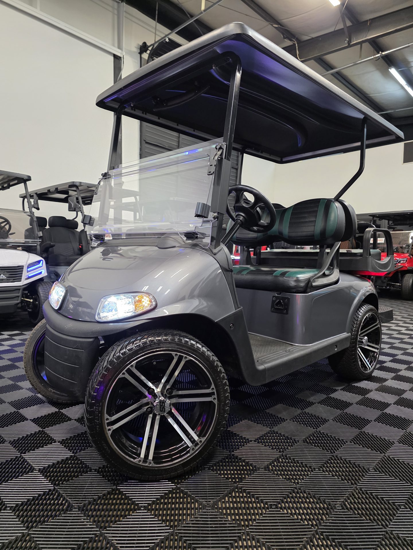 2017 E-Z-GO RXV
