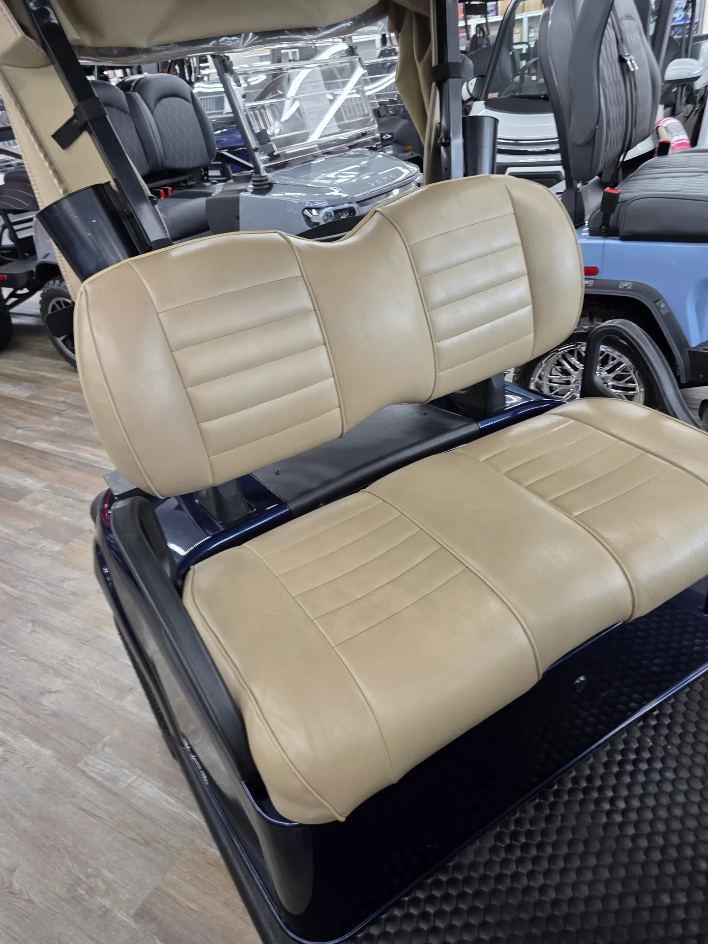 2024 EZGO RXV photo 9