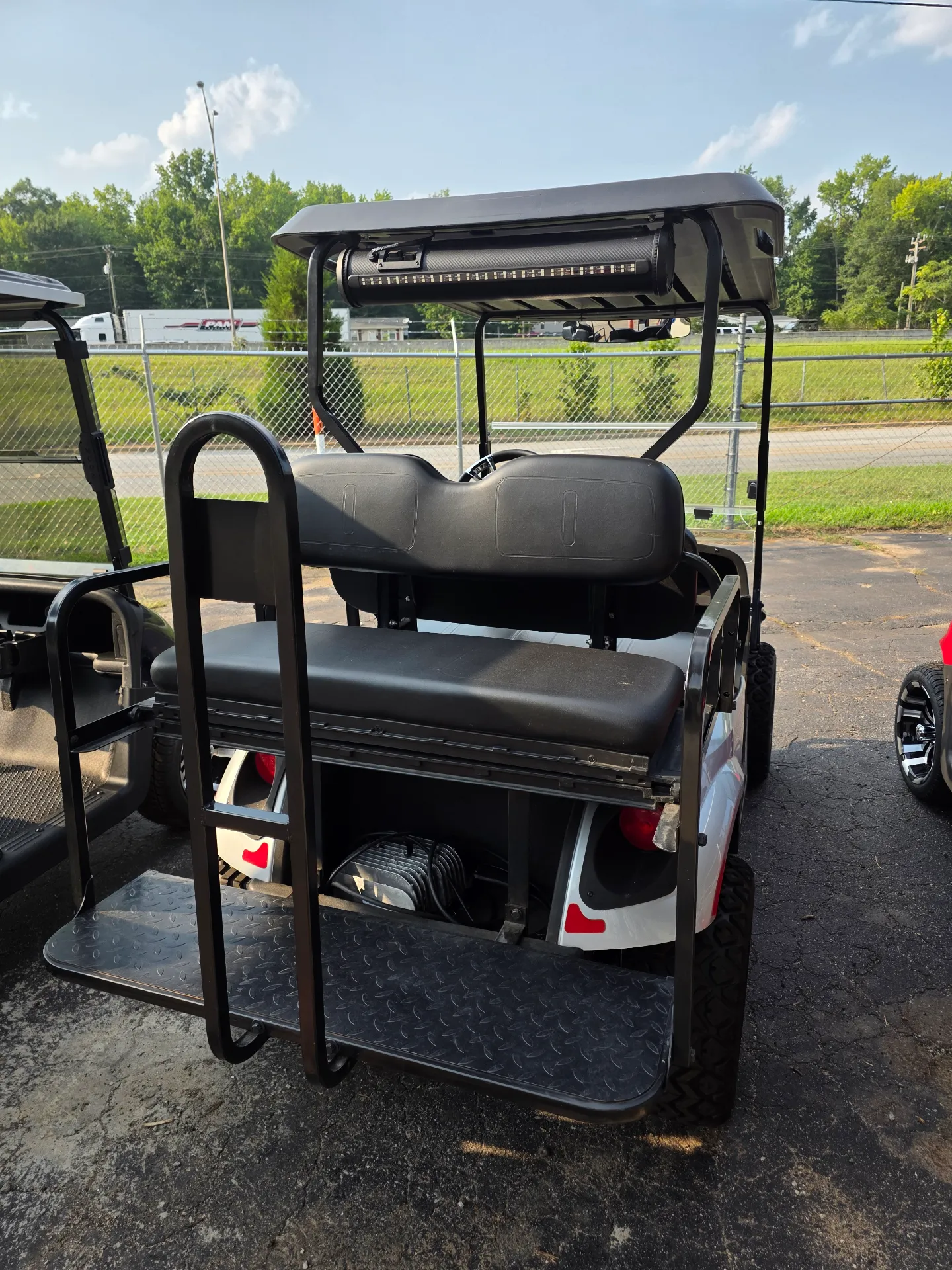 2022 EZGO Valor photo 9