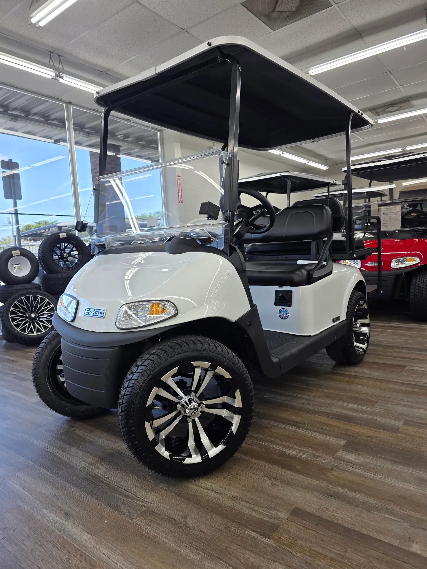 2021 EZGO RXV