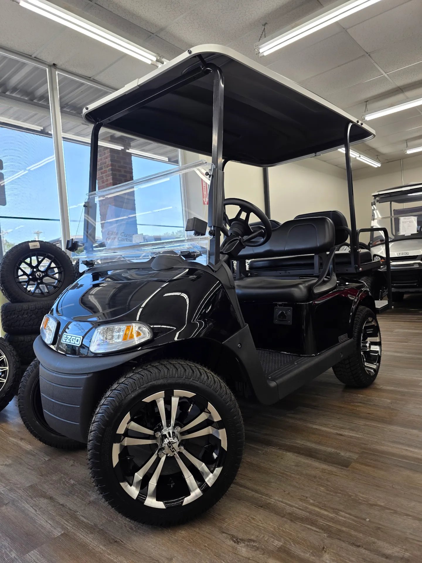 2021 EZGO RXV