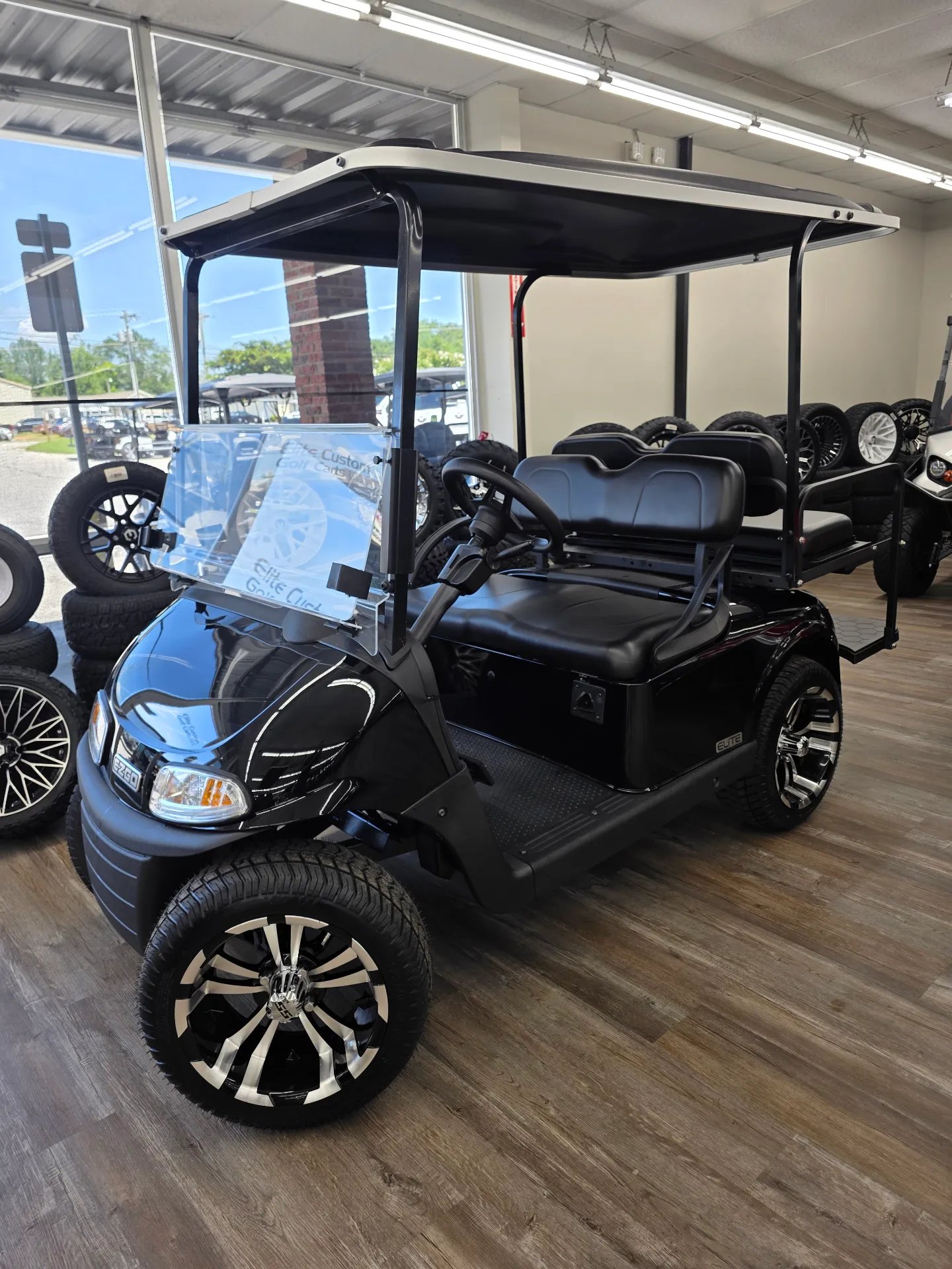 2021 EZGO RXV photo 2