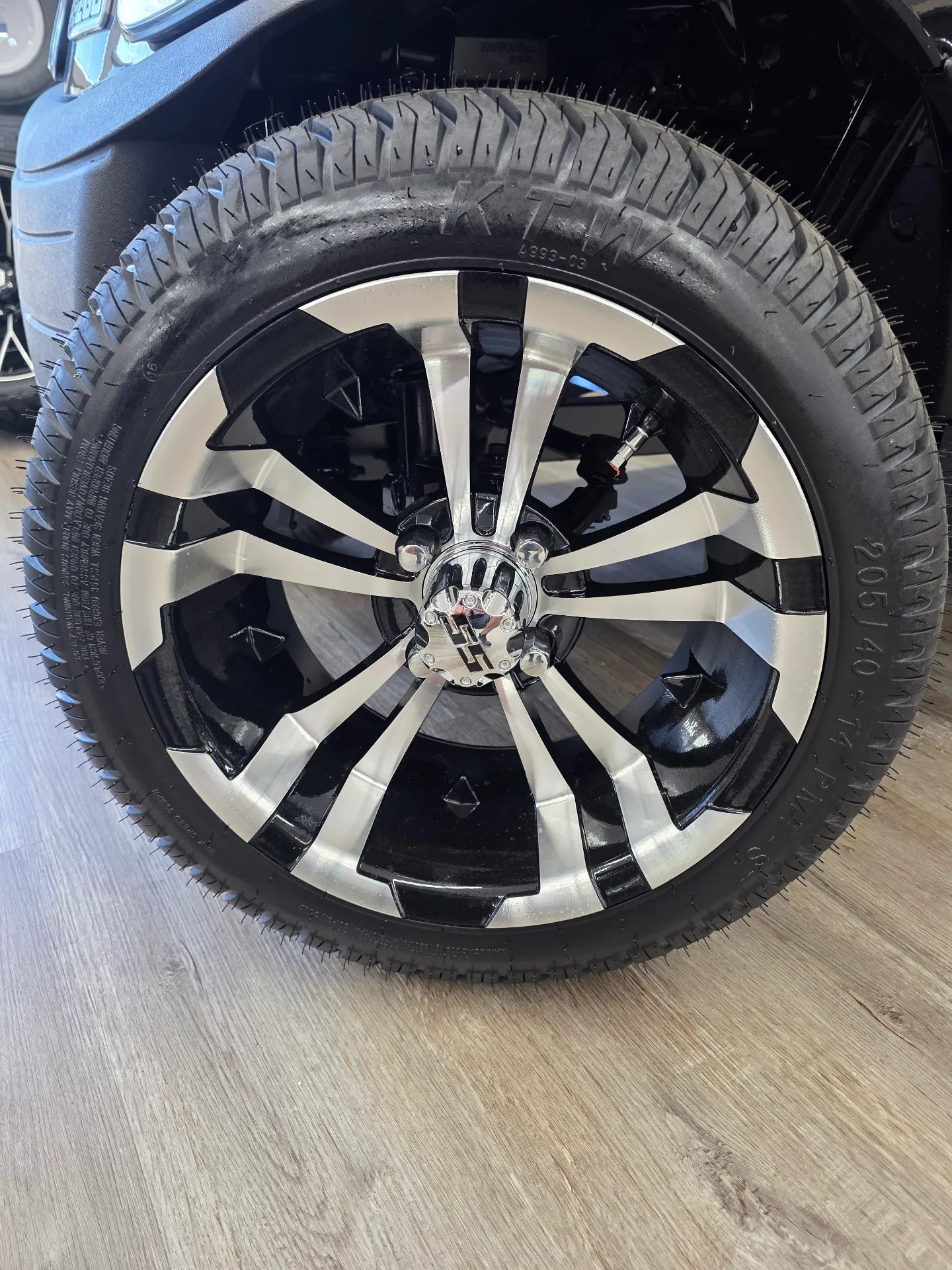 2021 EZGO RXV photo 3