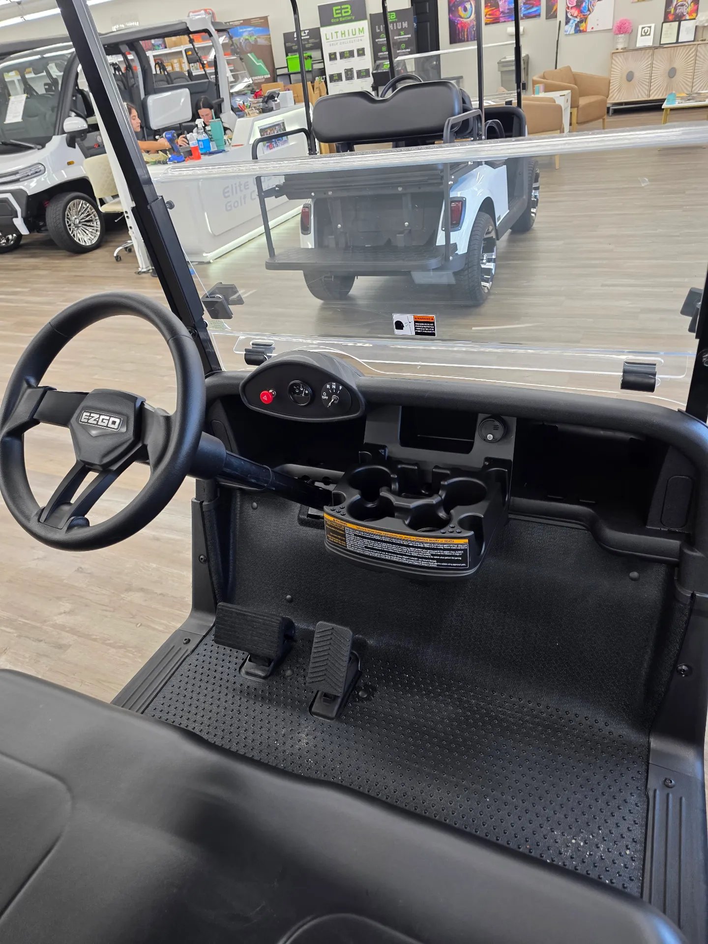 2021 EZGO RXV photo 6