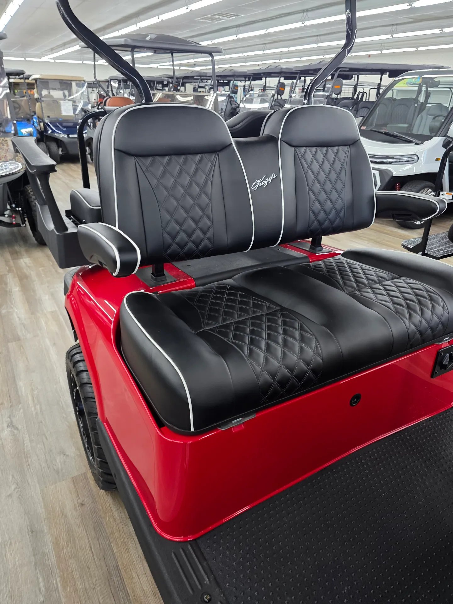 2021 EZGO RXV photo 4