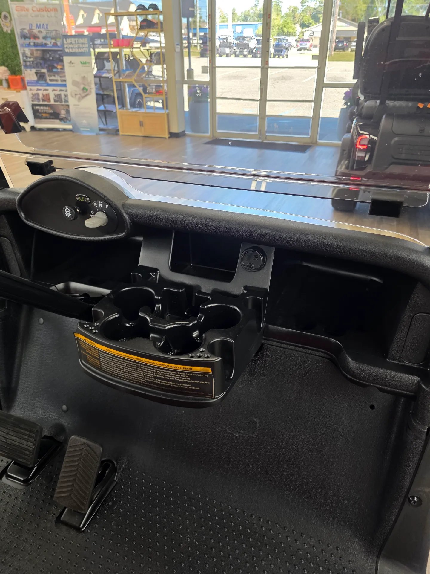 2021 EZGO RXV photo 5