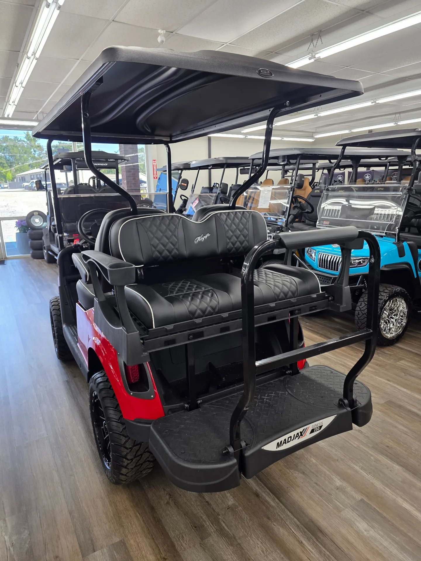 2021 EZGO RXV photo 6