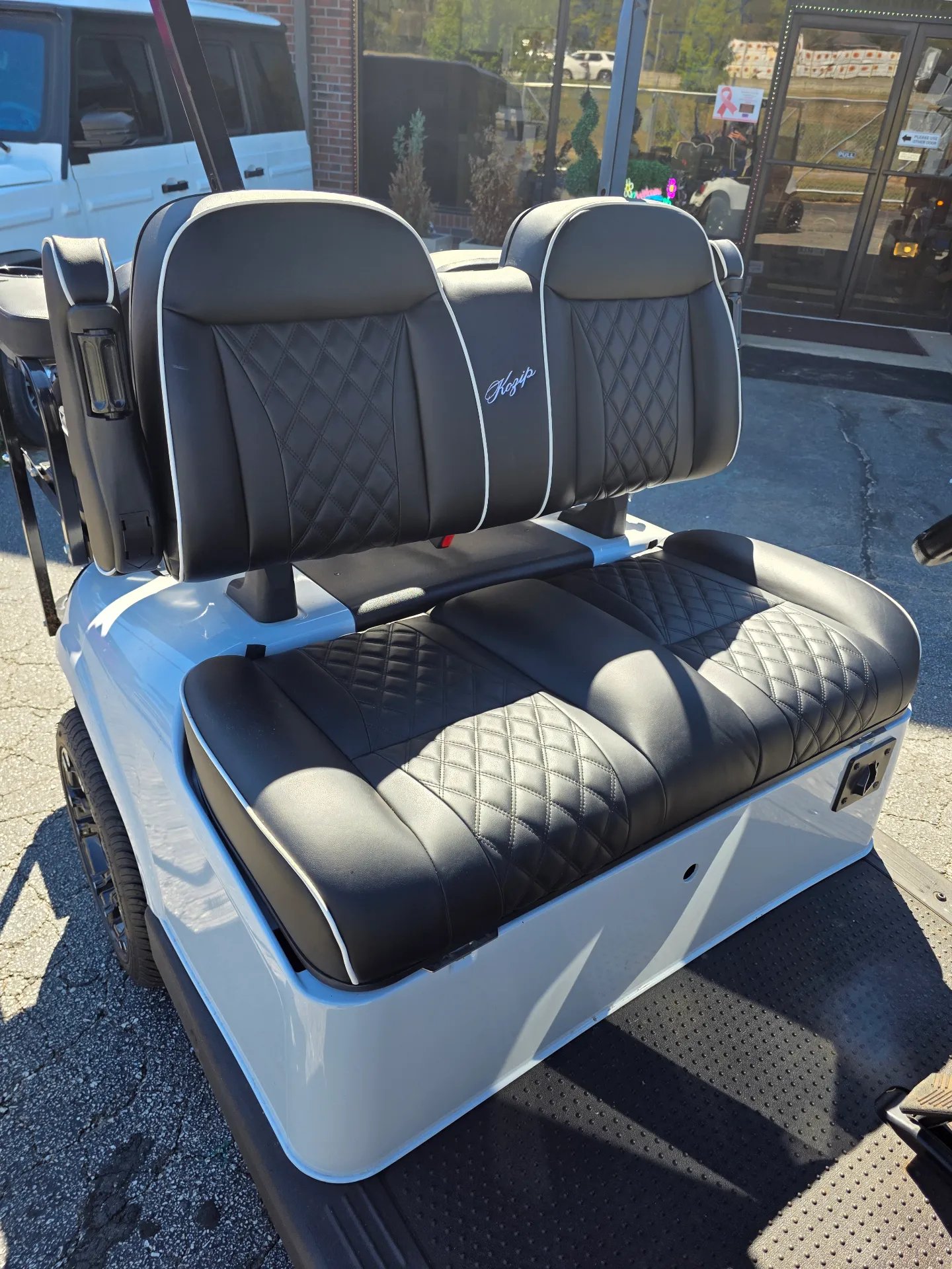 2021 EZGO RXV photo 4