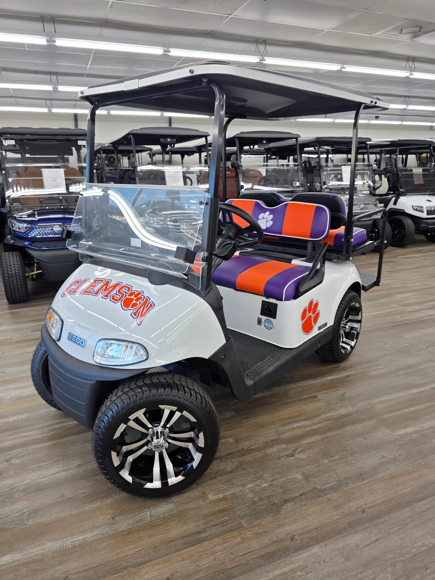 2021 EZGO RXV photo 2