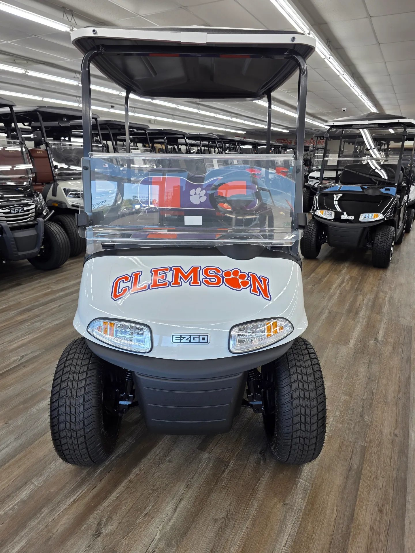 2021 EZGO RXV photo 3