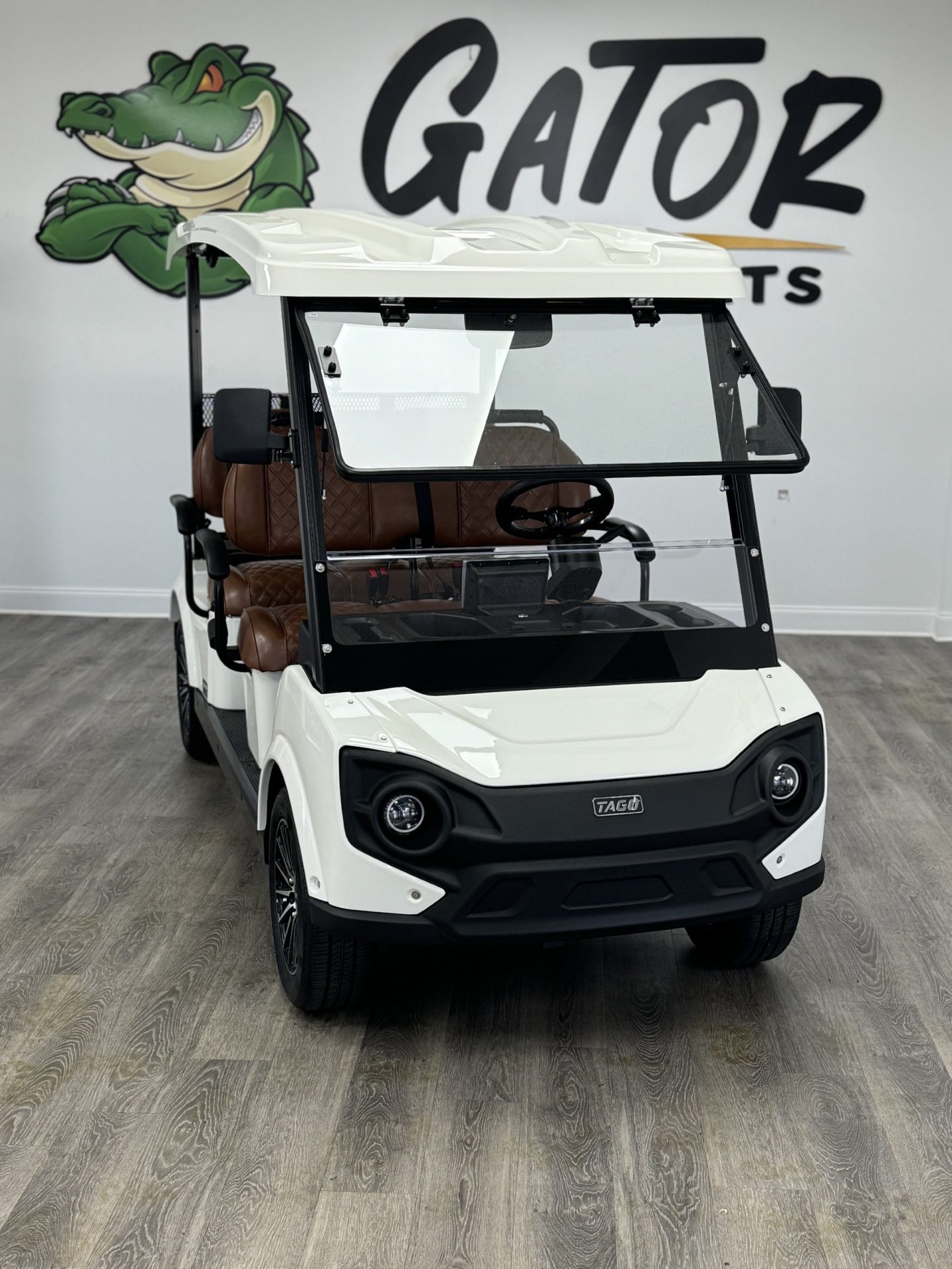 *NEW* 2025 TAGO EV- ISLANDER- 6 PASSENGER- STREET LEGAL WHITE-BROWN SEATS