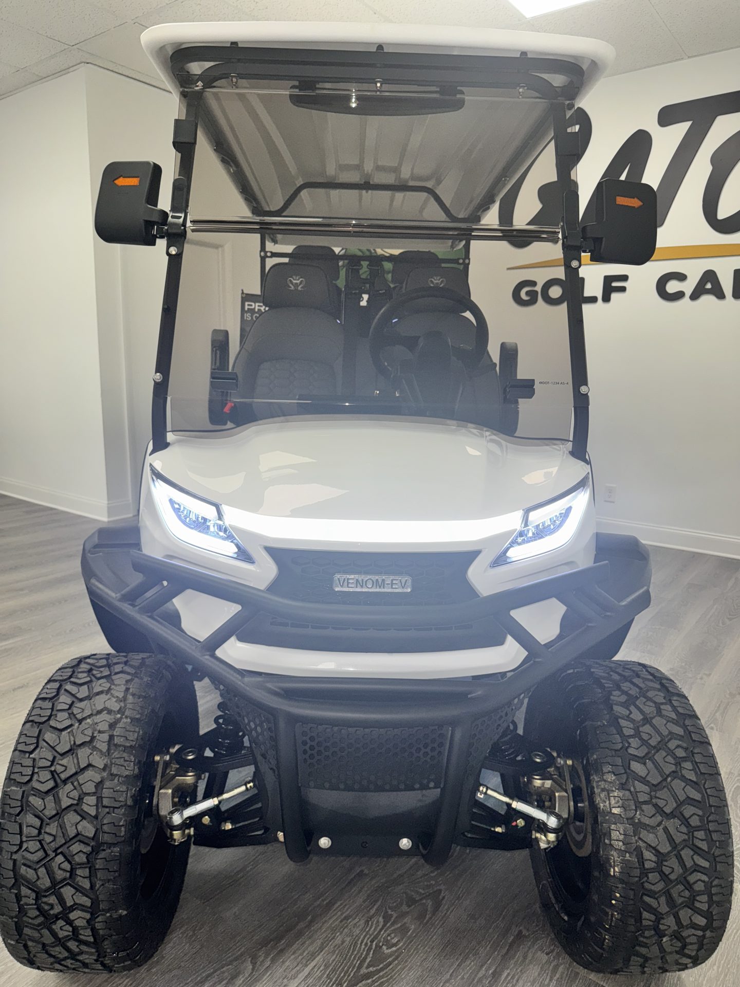 *NEW!* 2026 WHITE VENOM EV STRIKE 6 SEATER WITH 160ah BATTERY (now with self cancelling turn signals!)