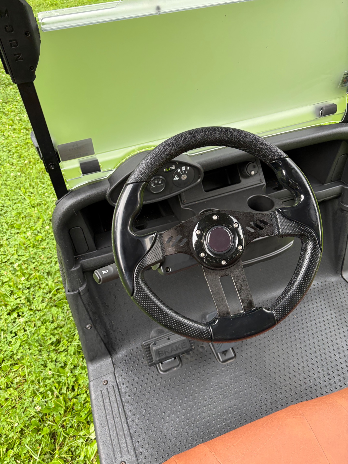 2018 EZGO RXV photo 6