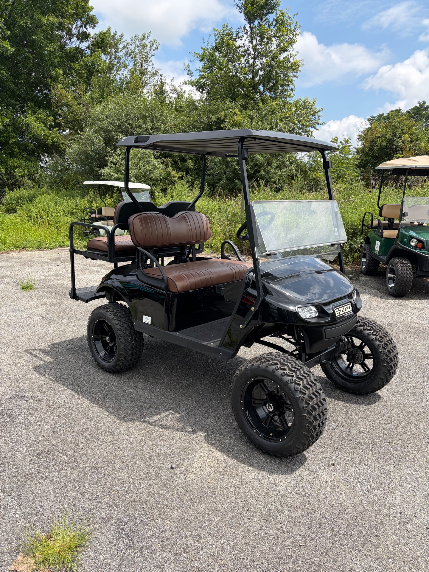 2018 EZGO TXT photo 2