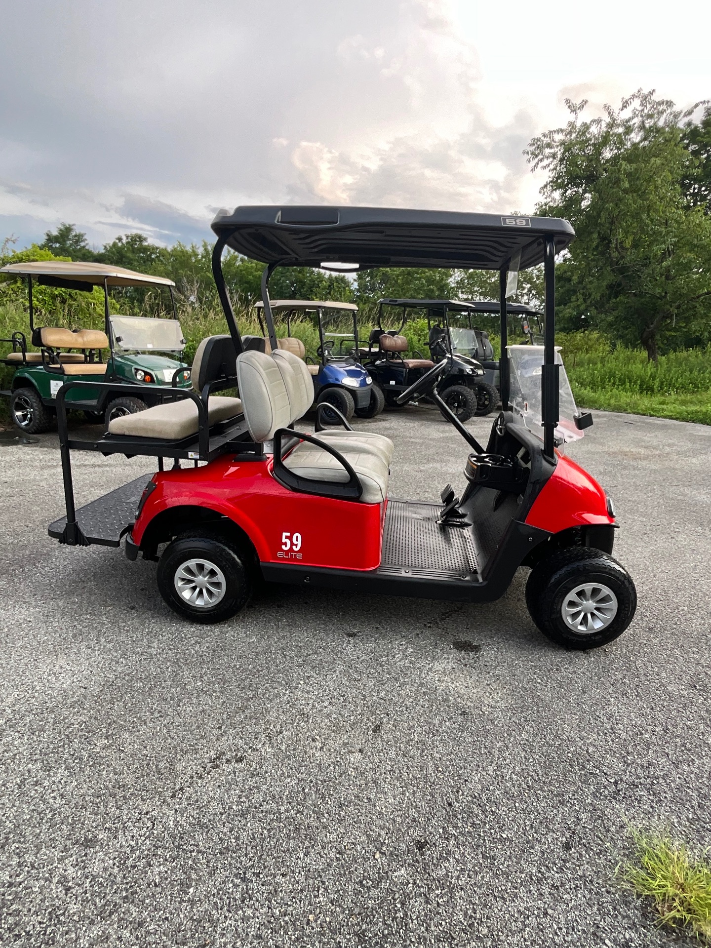 2021 EZGO RXV