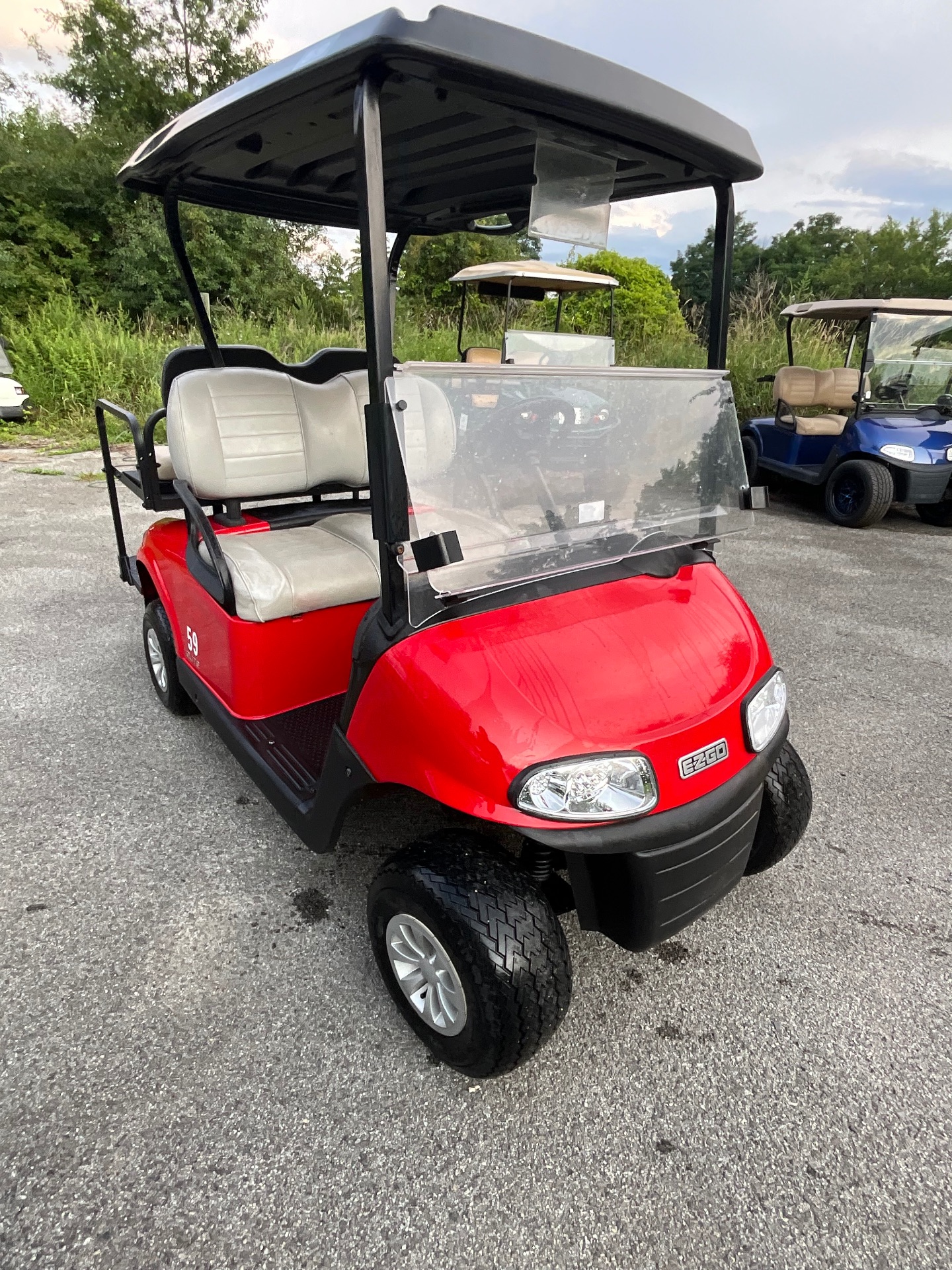 2021 EZGO RXV photo 2