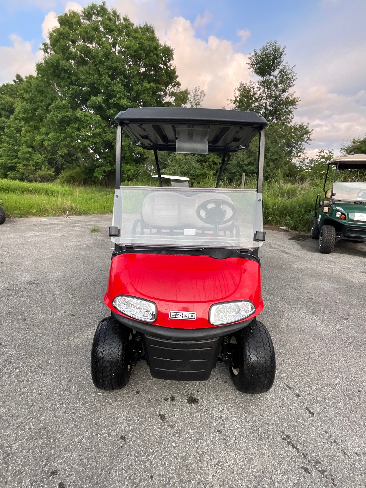 2021 EZGO RXV photo 3