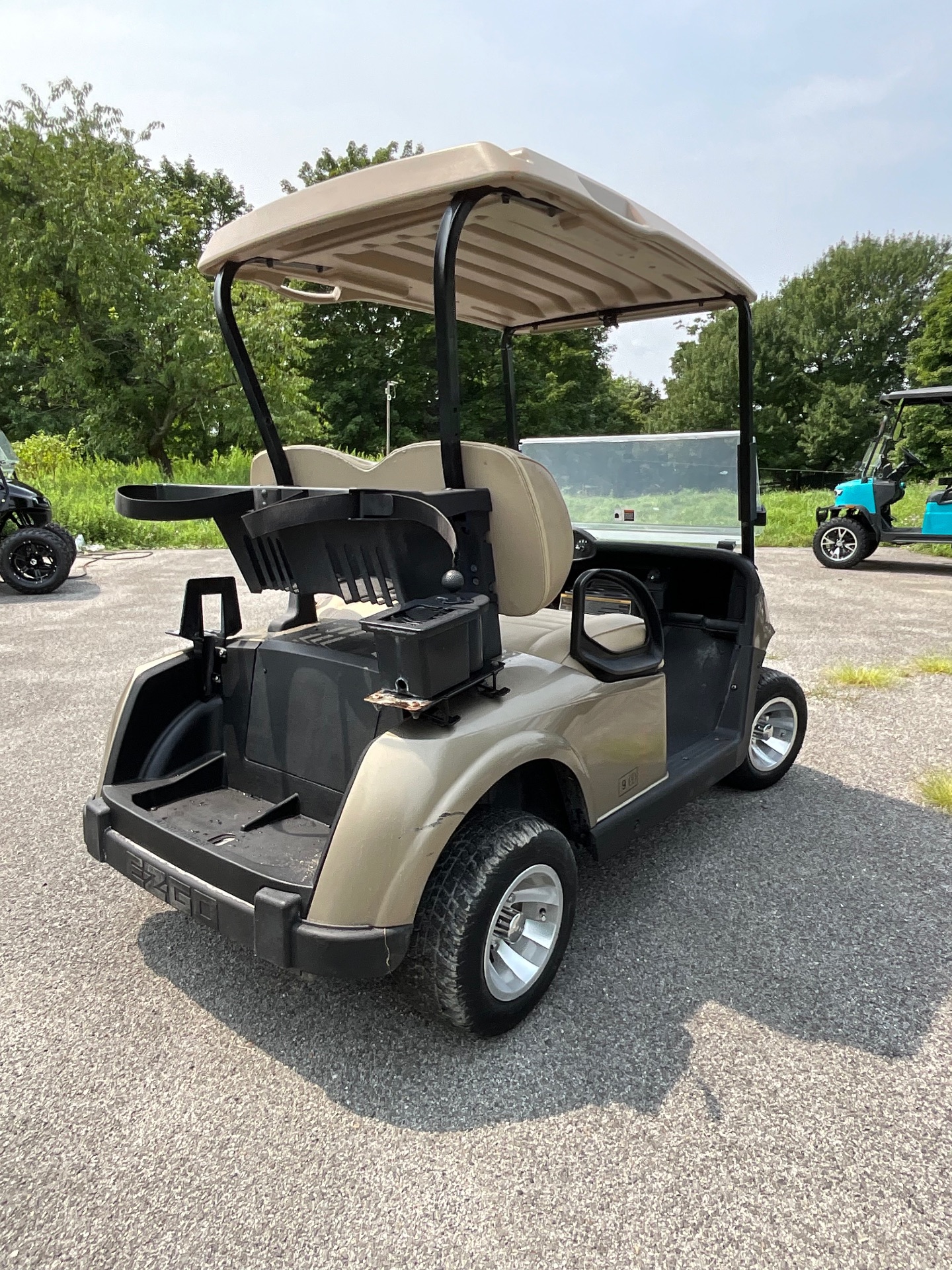2018 EZGO RXV photo 8