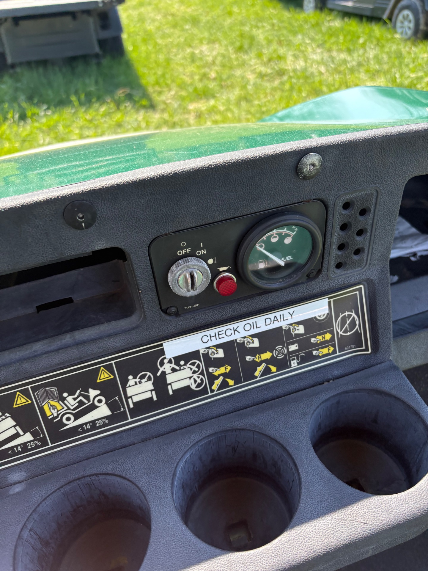 2015 Cushman Shuttle 2 photo 3