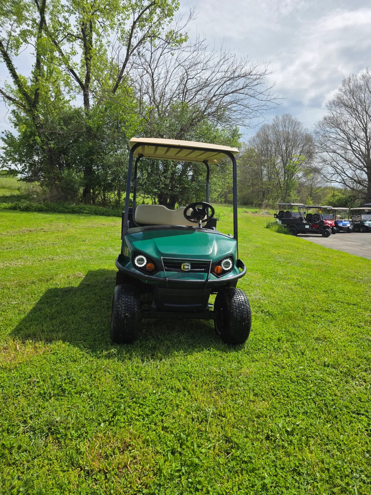 2023 Cushman Hauler photo 2
