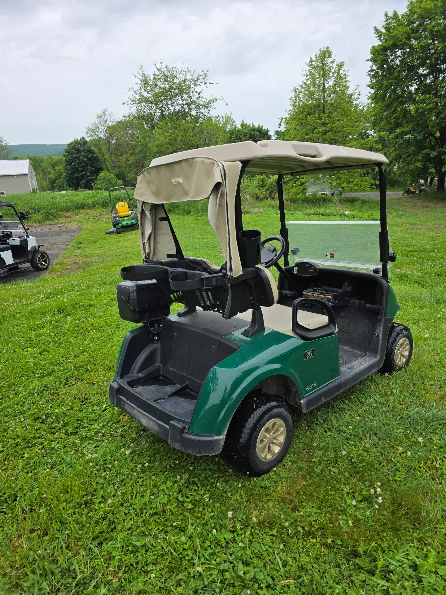 2021 EZGO RXV photo 3