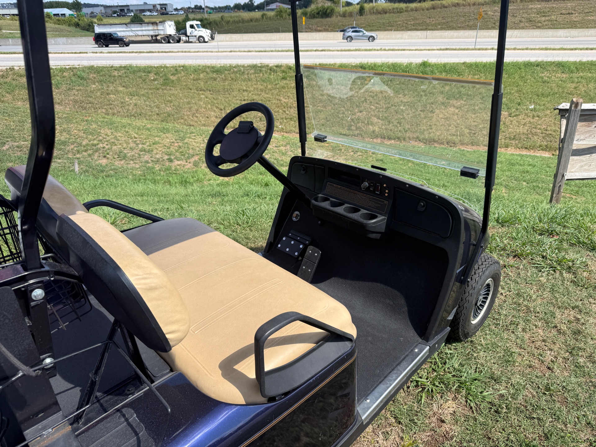 2000 EZGO TXT photo 2