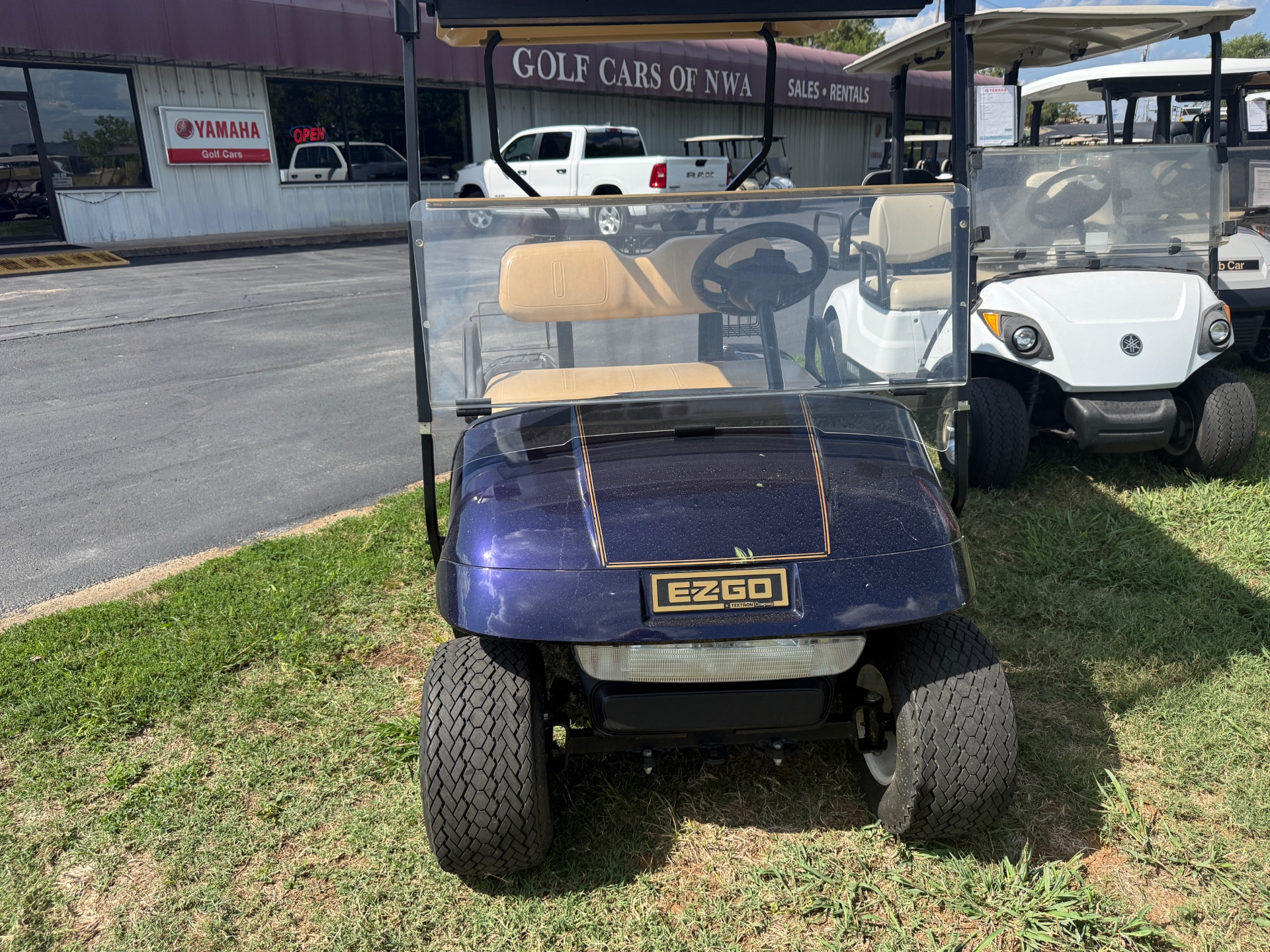 2000 EZGO TXT photo 3