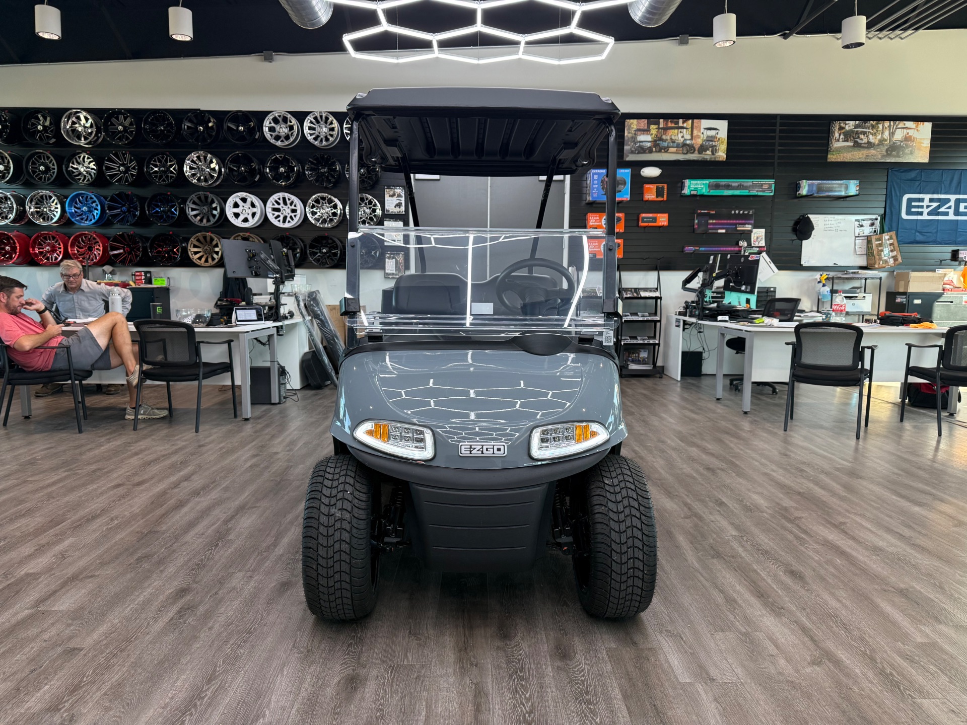 2021 EZGO RXV photo 2