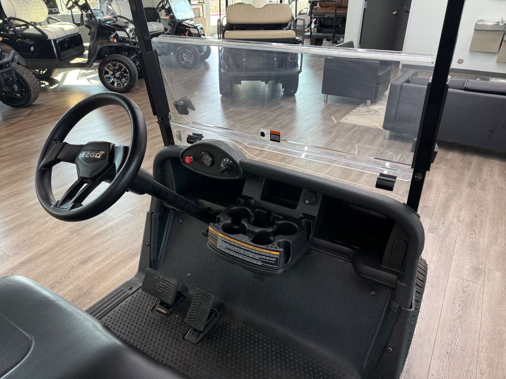 2021 EZGO RXV photo 9