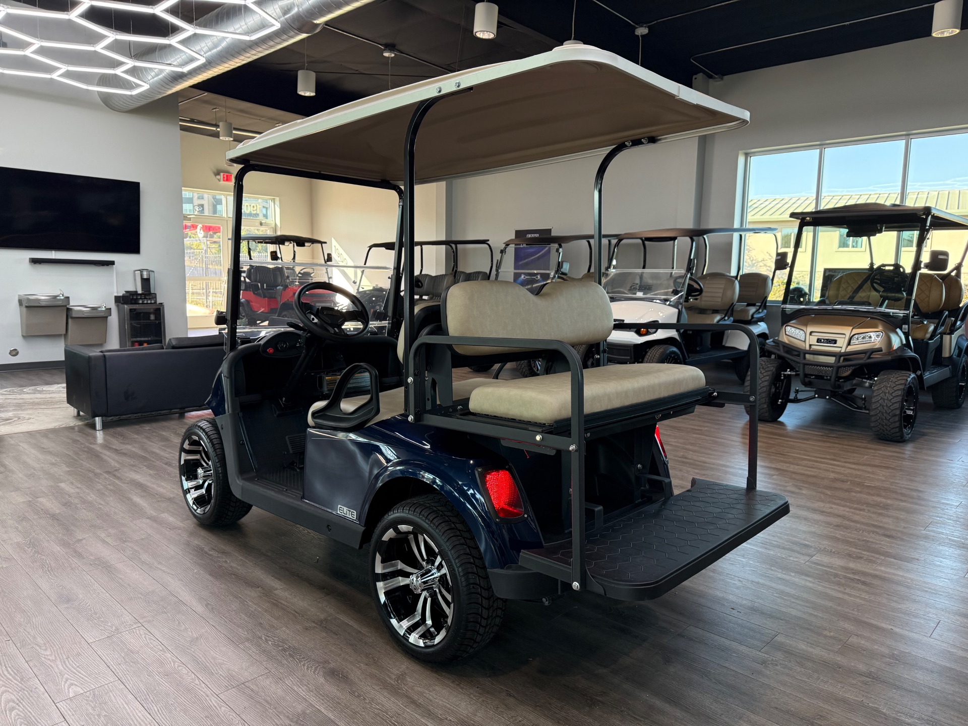 2021 EZGO RXV photo 5