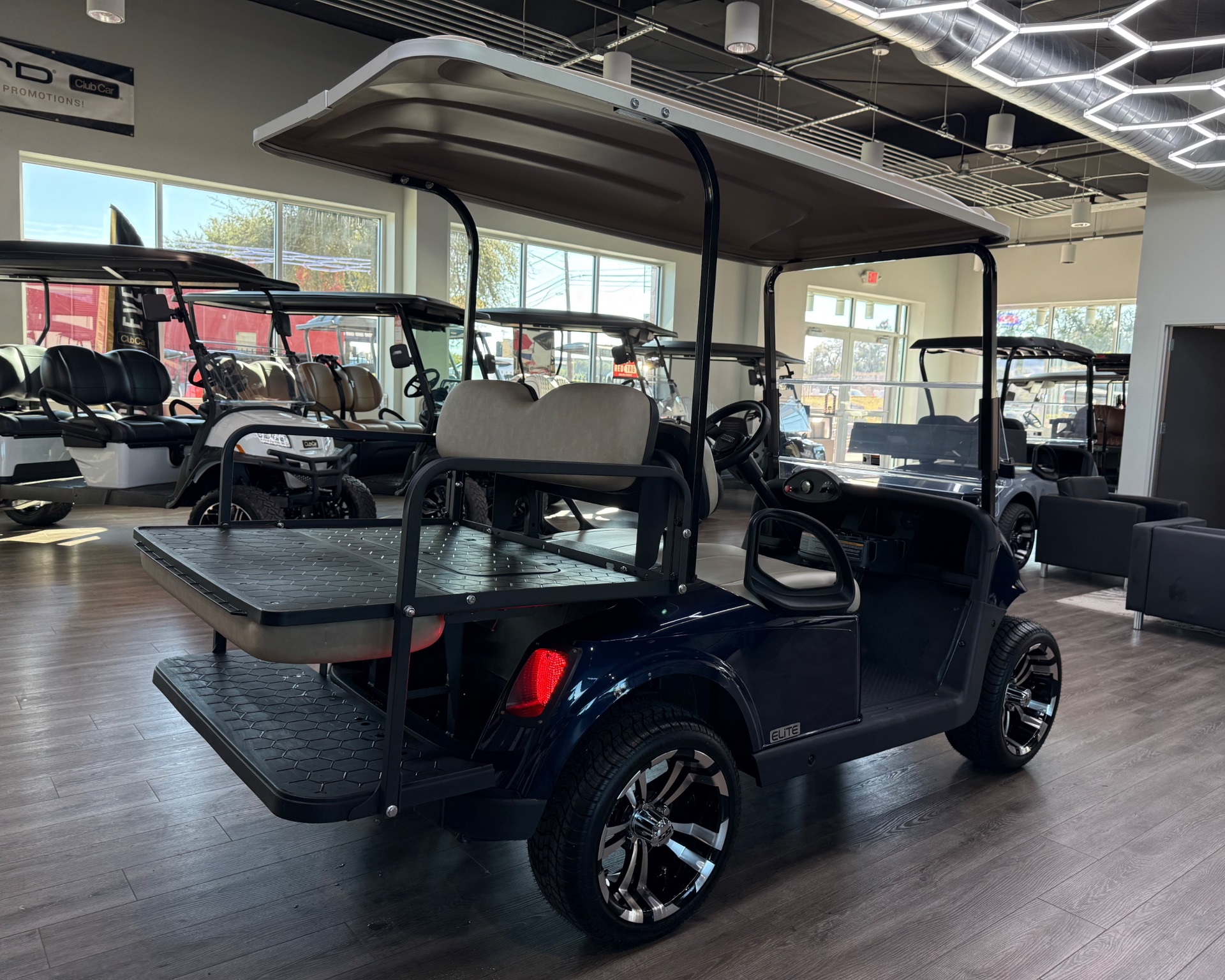 2021 EZGO RXV photo 7