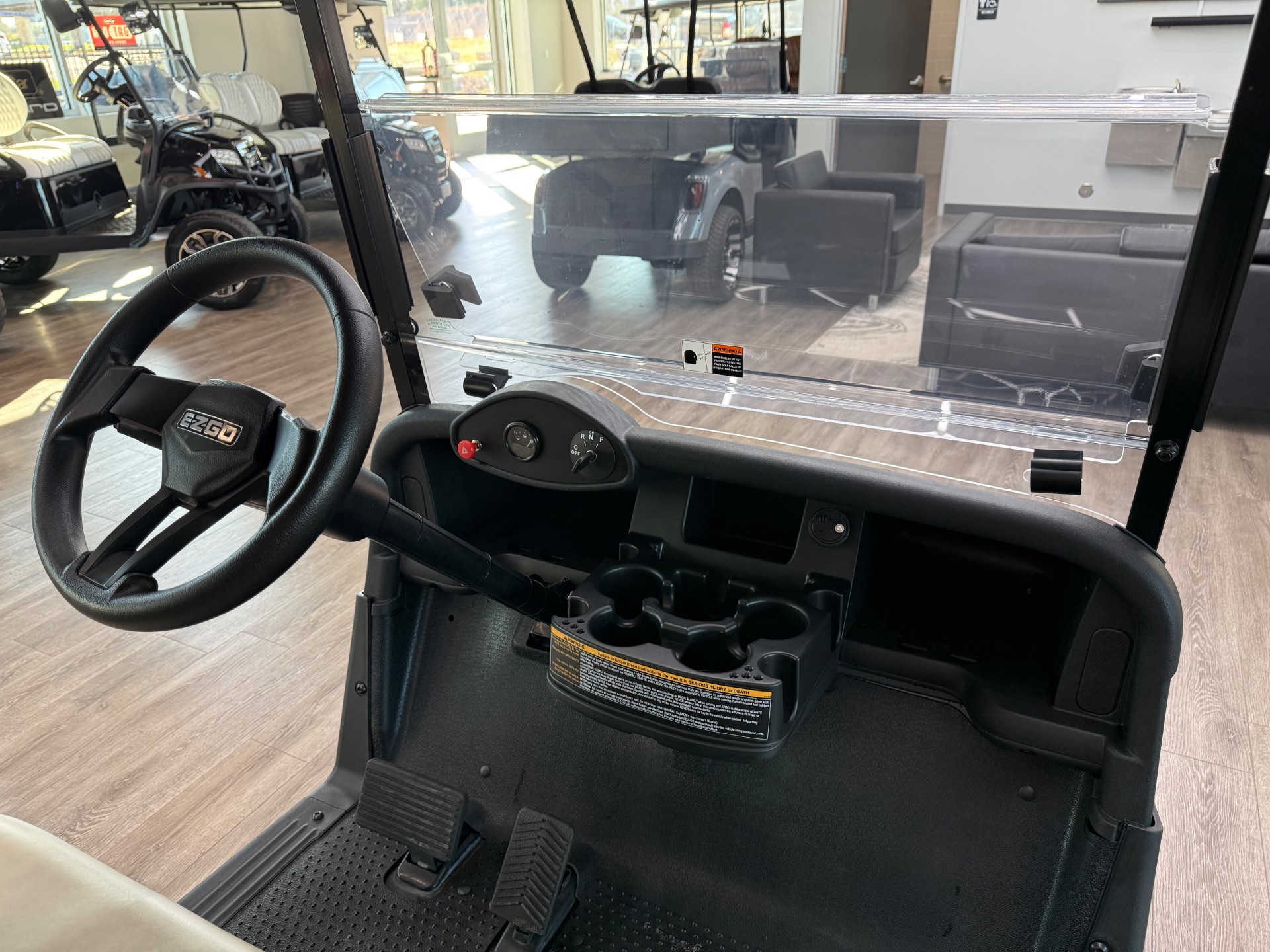 2021 EZGO RXV photo 9