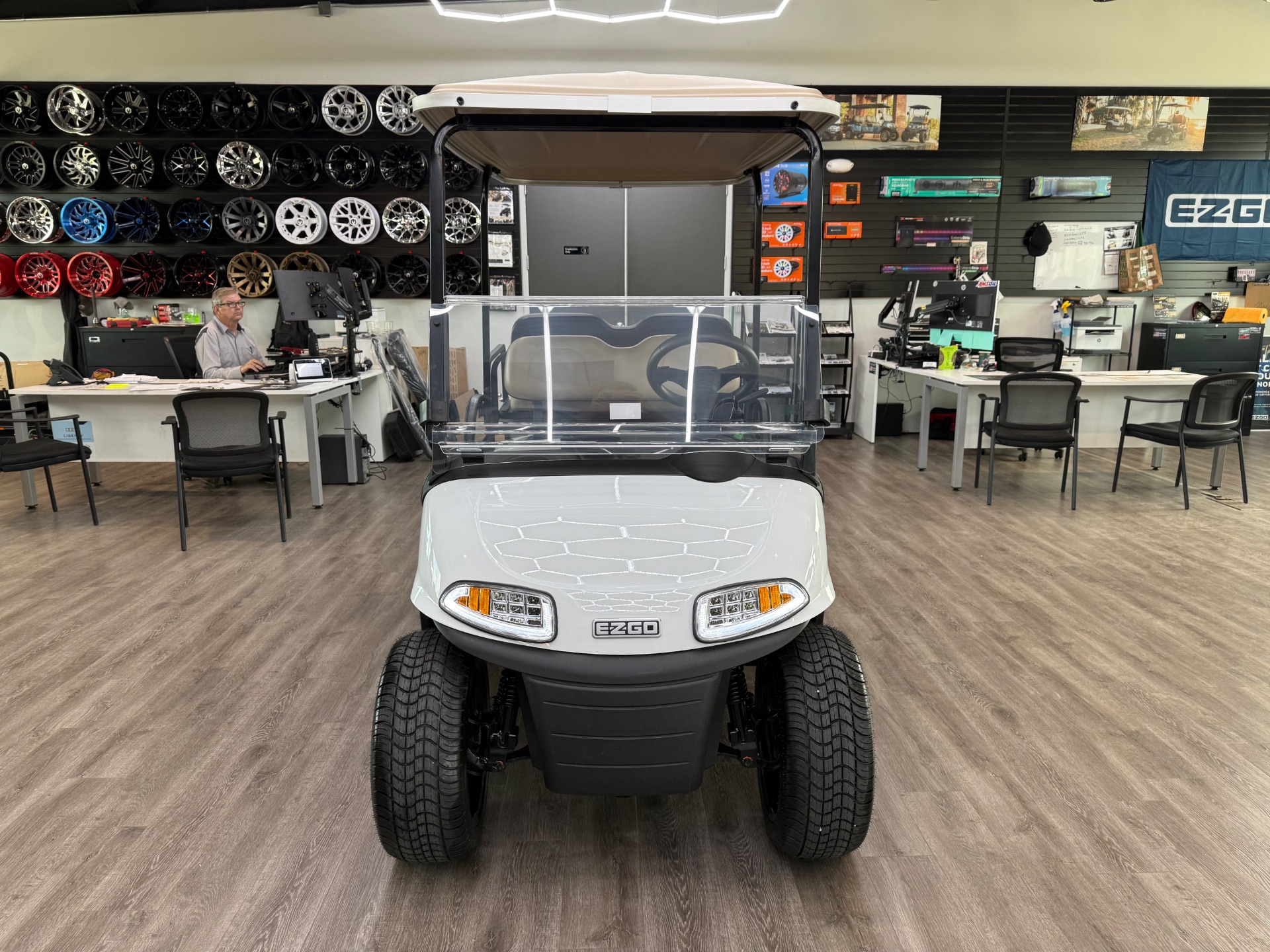 2021 EZGO RXV photo 2