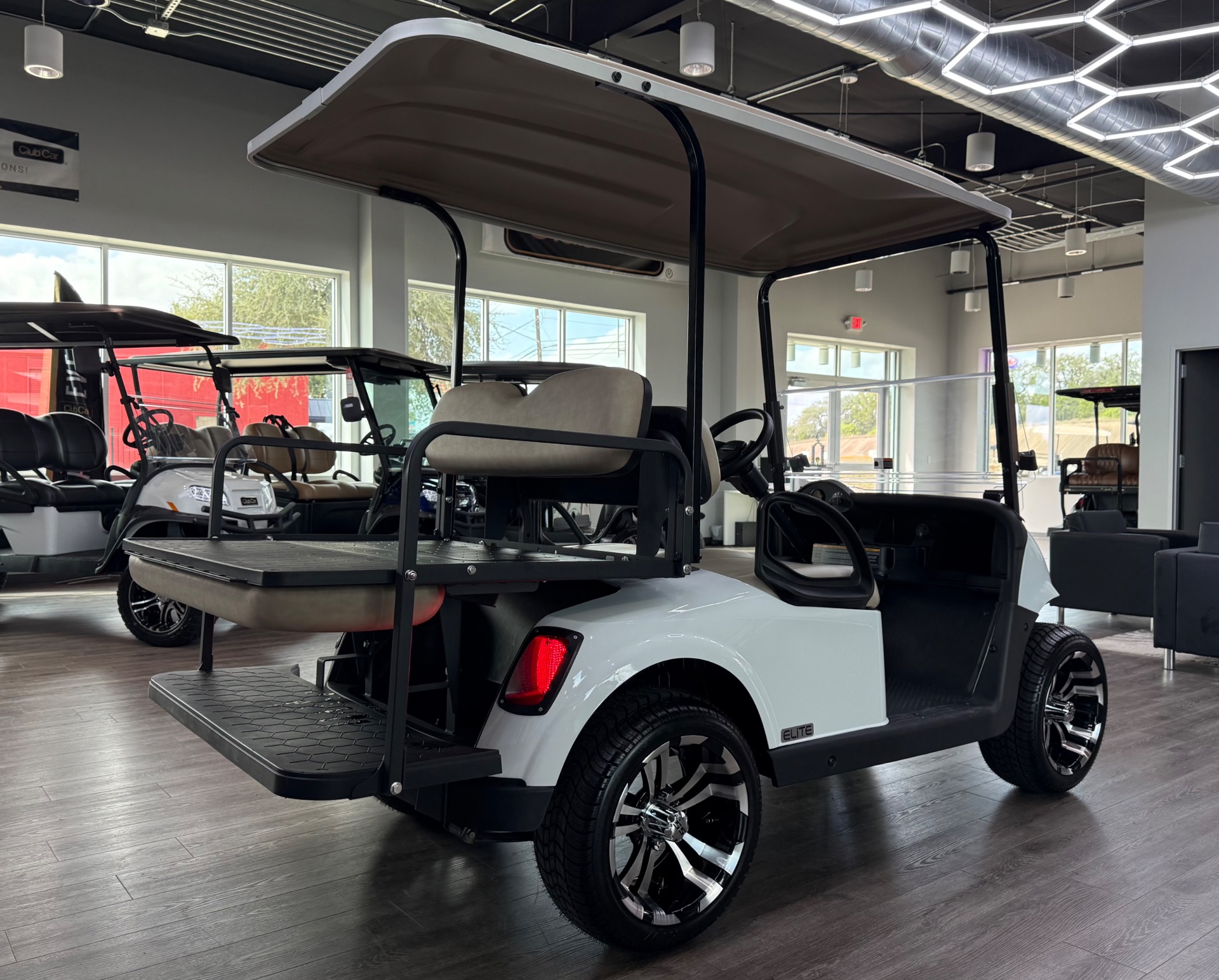 2021 EZGO RXV photo 7