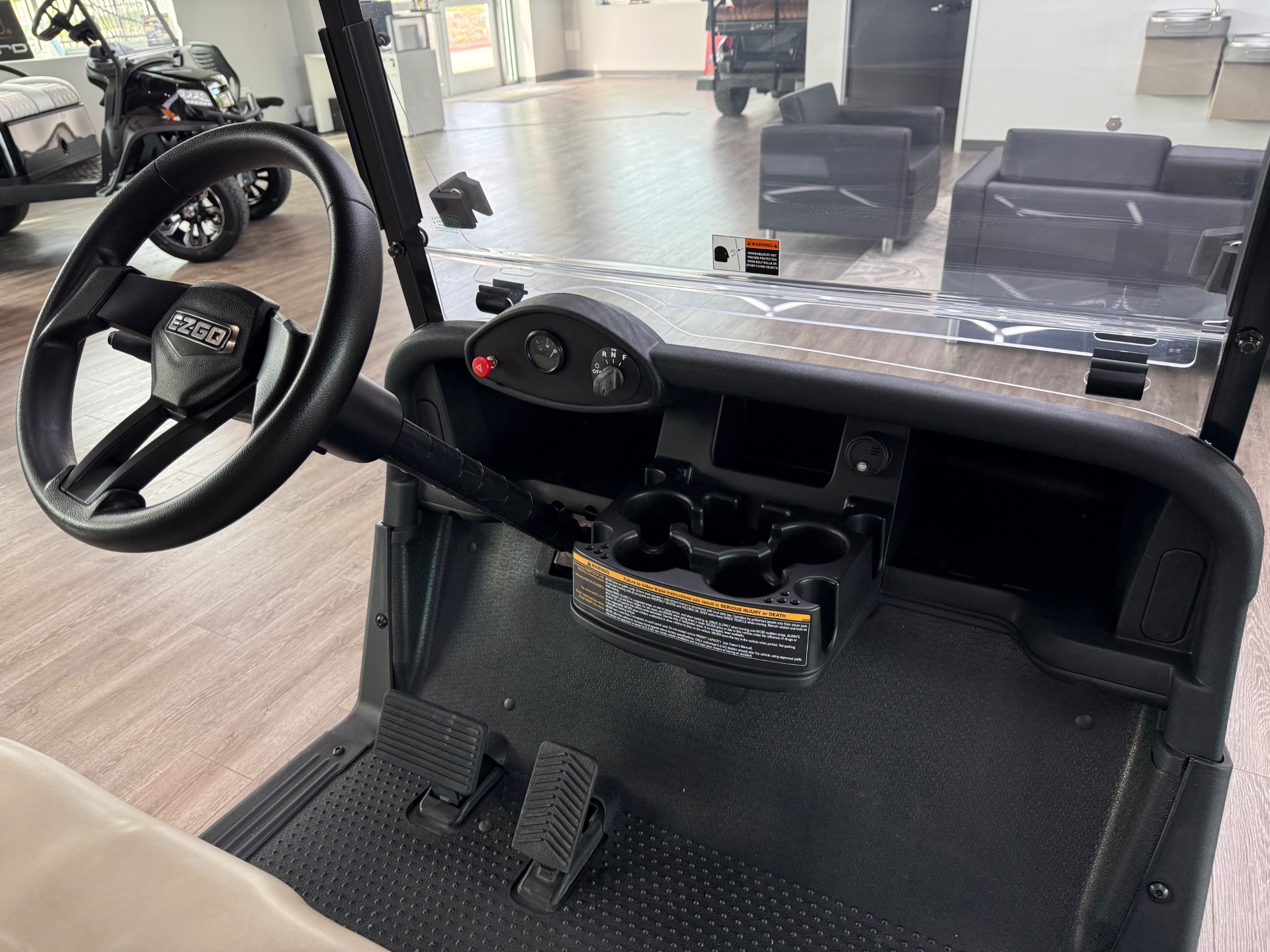 2021 EZGO RXV photo 9