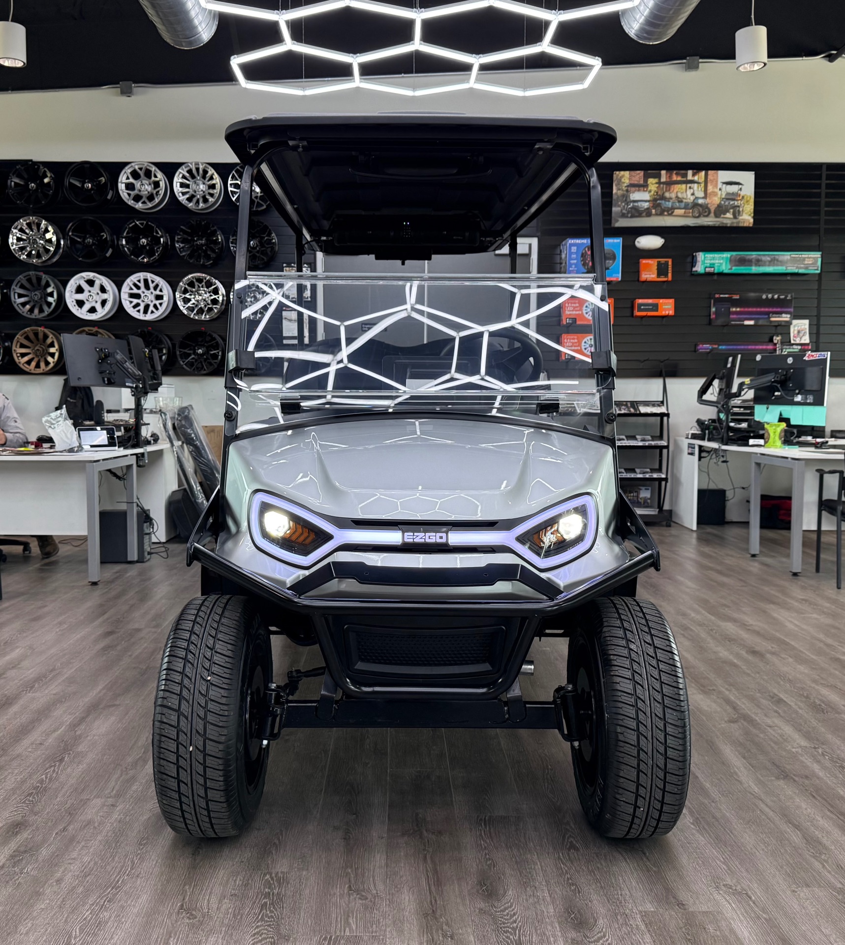 2027 EZGO Express photo 2