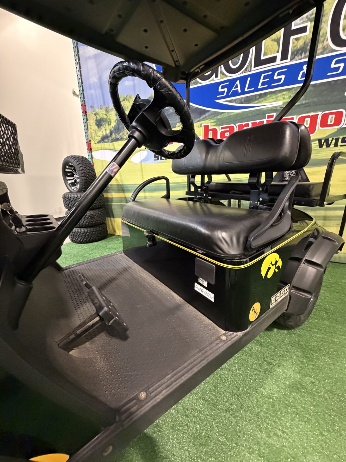 2019 EZGO Valor photo 5