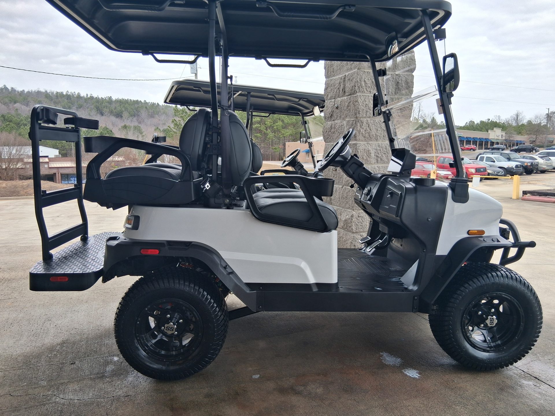 2025 Denago EV Nomad XL 2+2