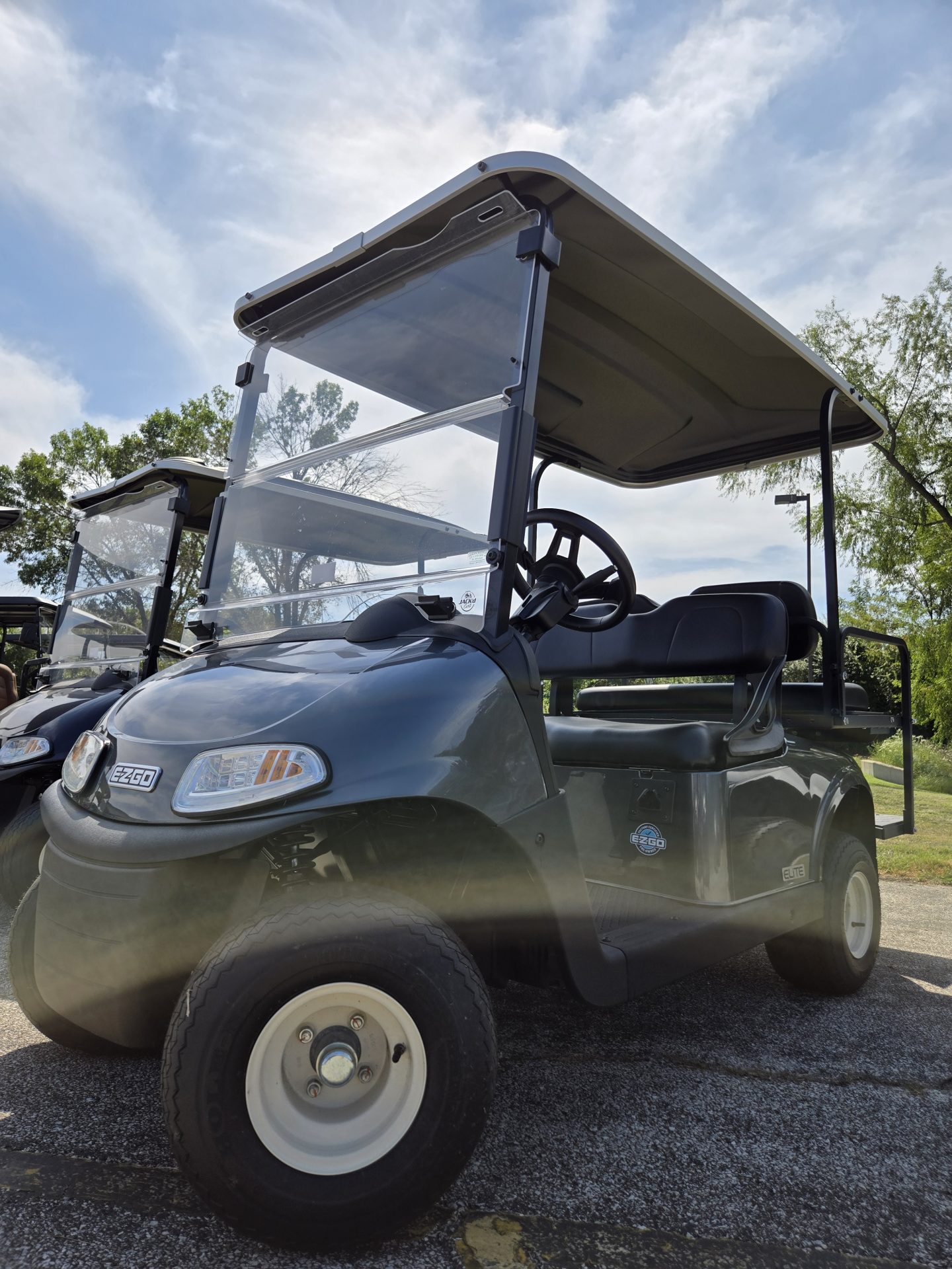 2020 EZGO RXV