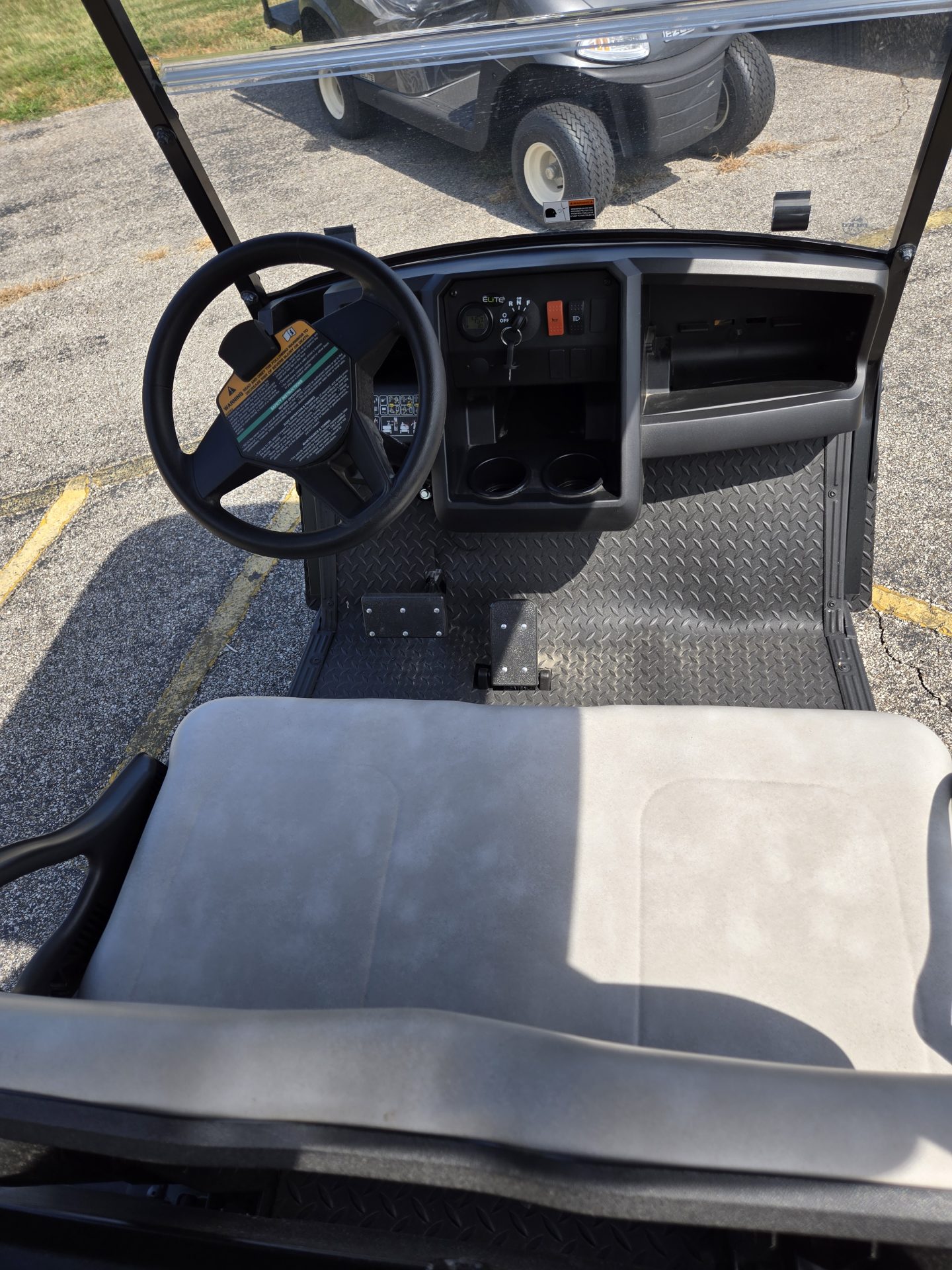 2026 Cushman Hauler photo 3