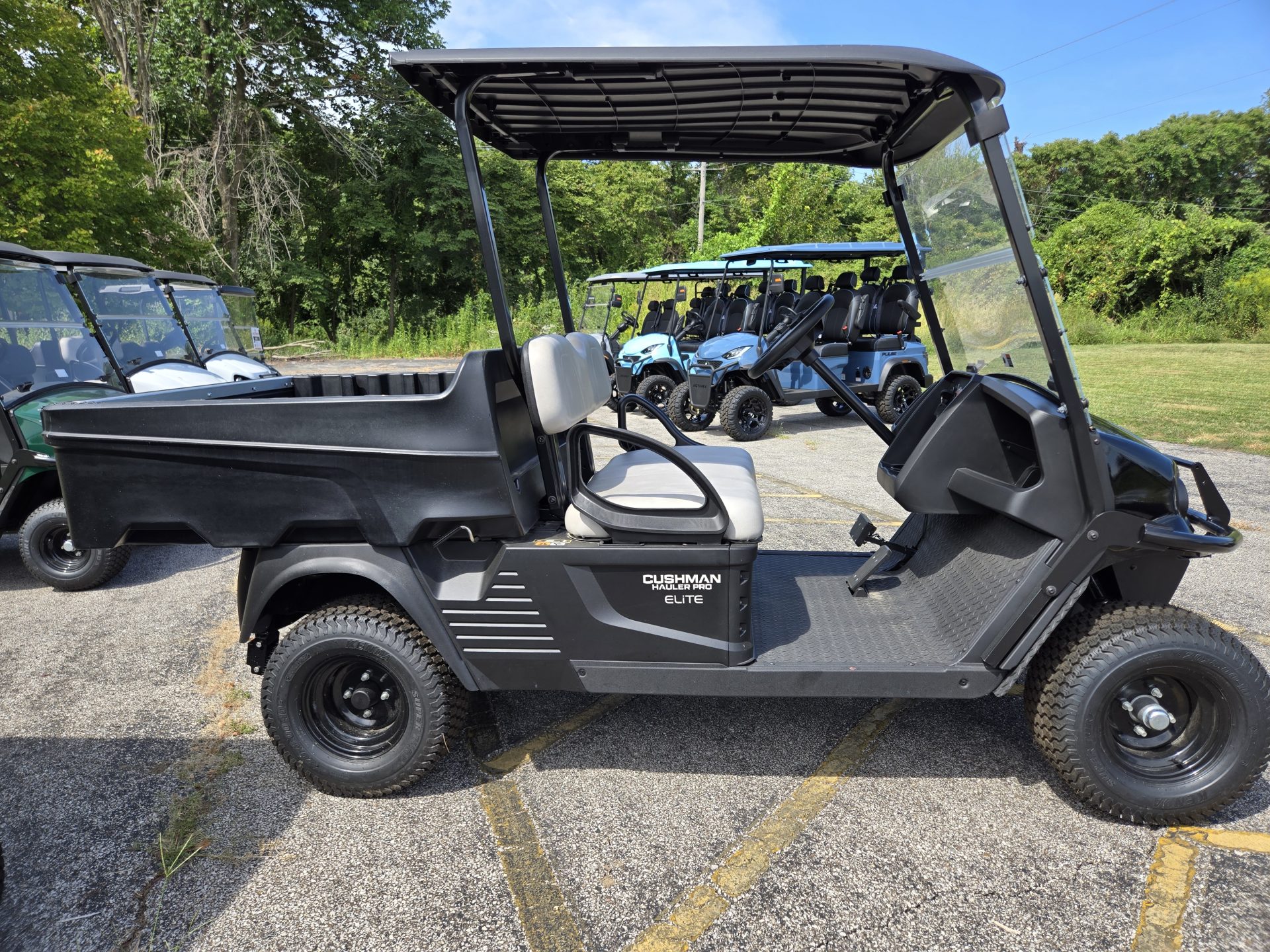 2026 Cushman Hauler photo 2