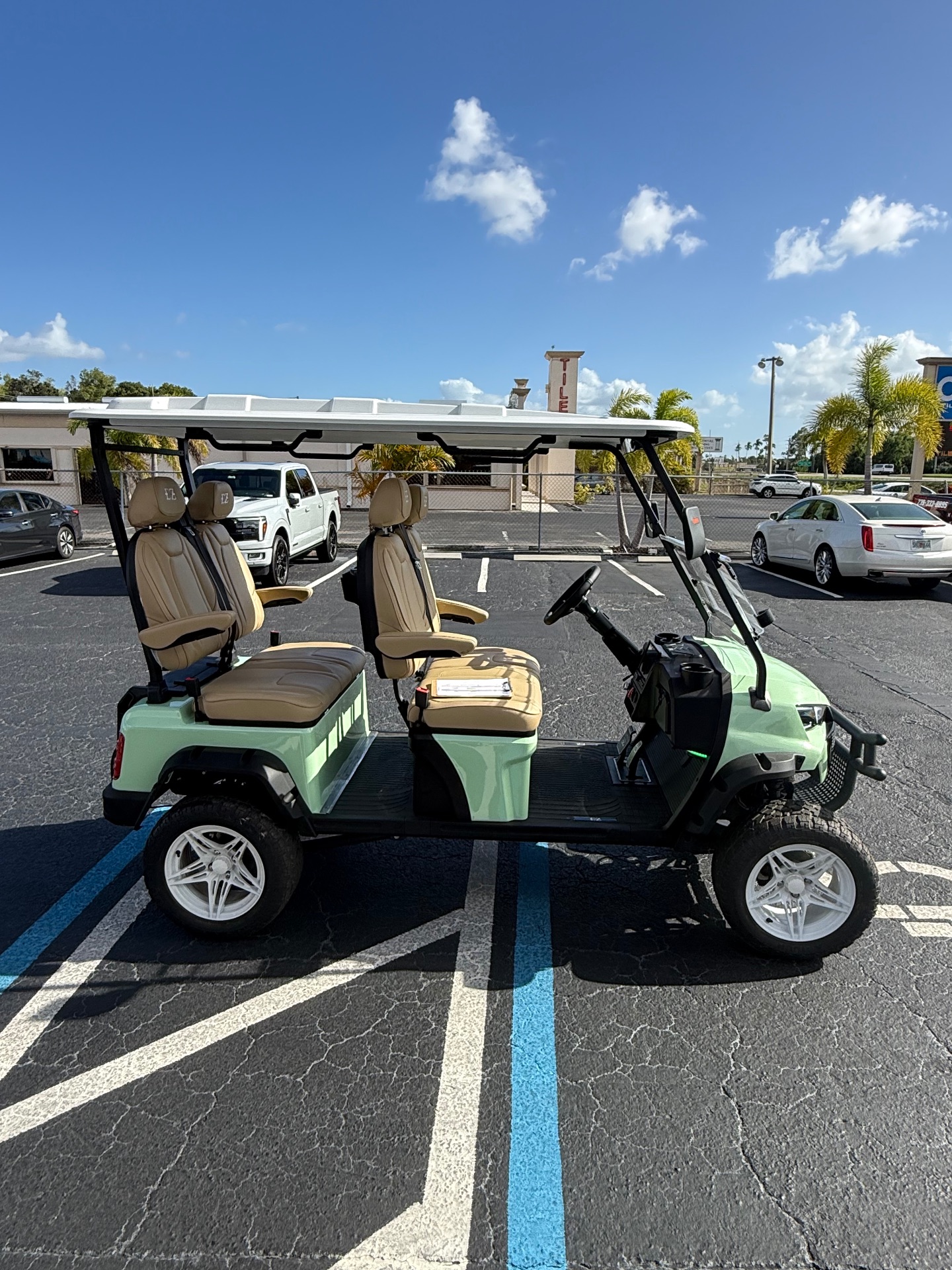 EZ KRUISER RAPTOR B-4F | Matts Custom Golf Carts