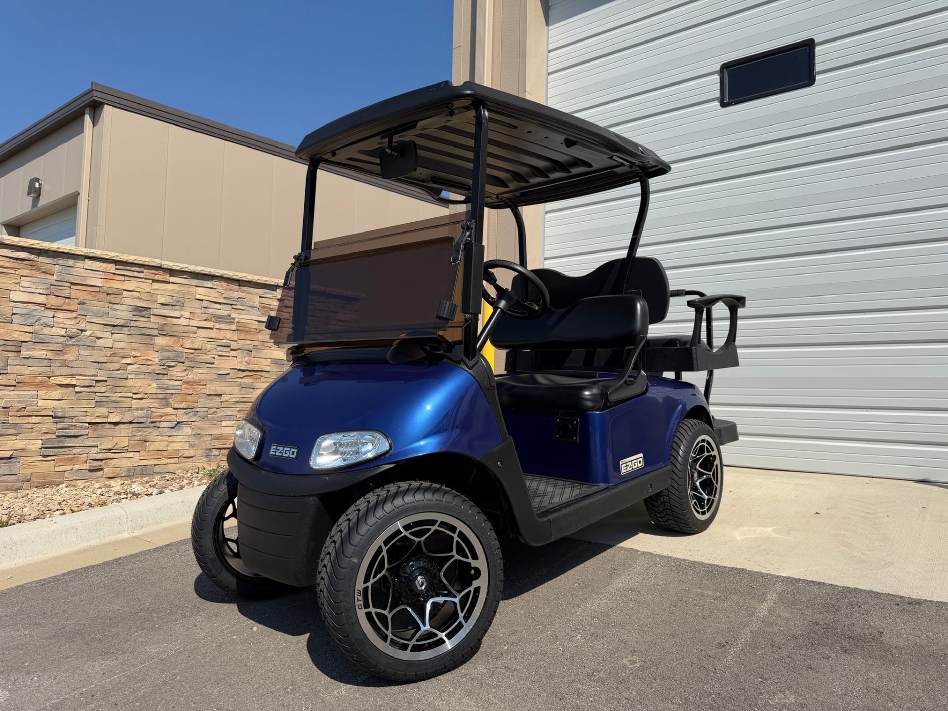 2017 EZGO RXV