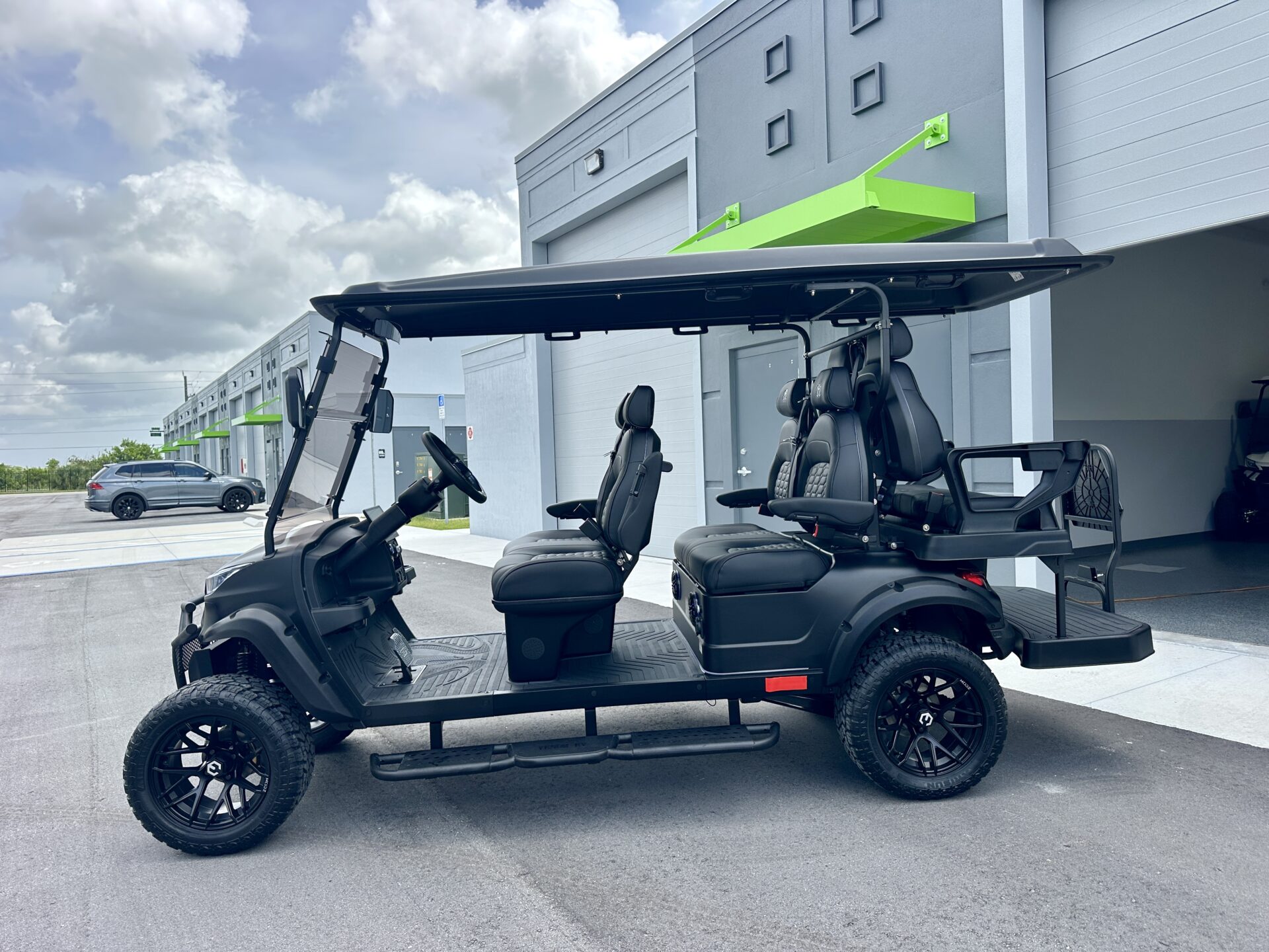 2026 Venom EV photo 2